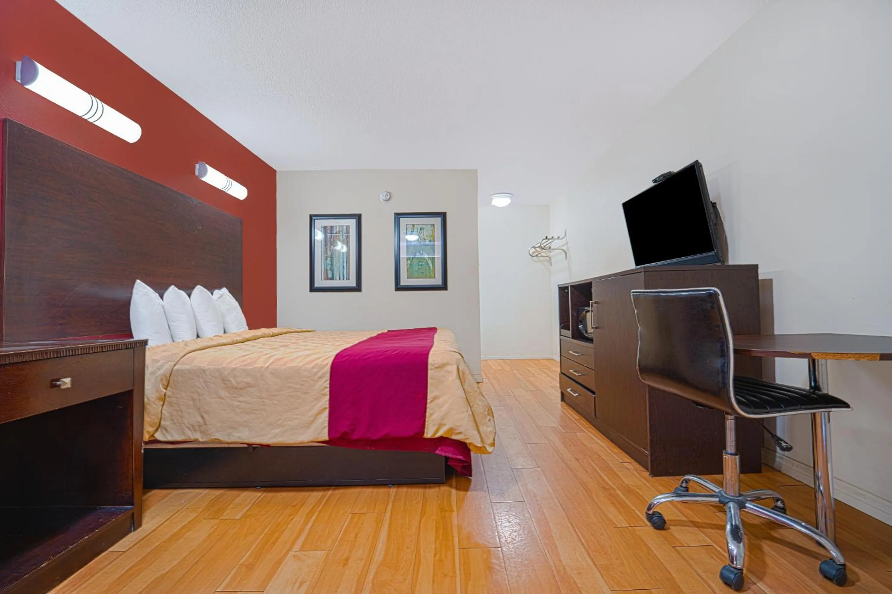 Bedroom, Bed in Mojave Hotel