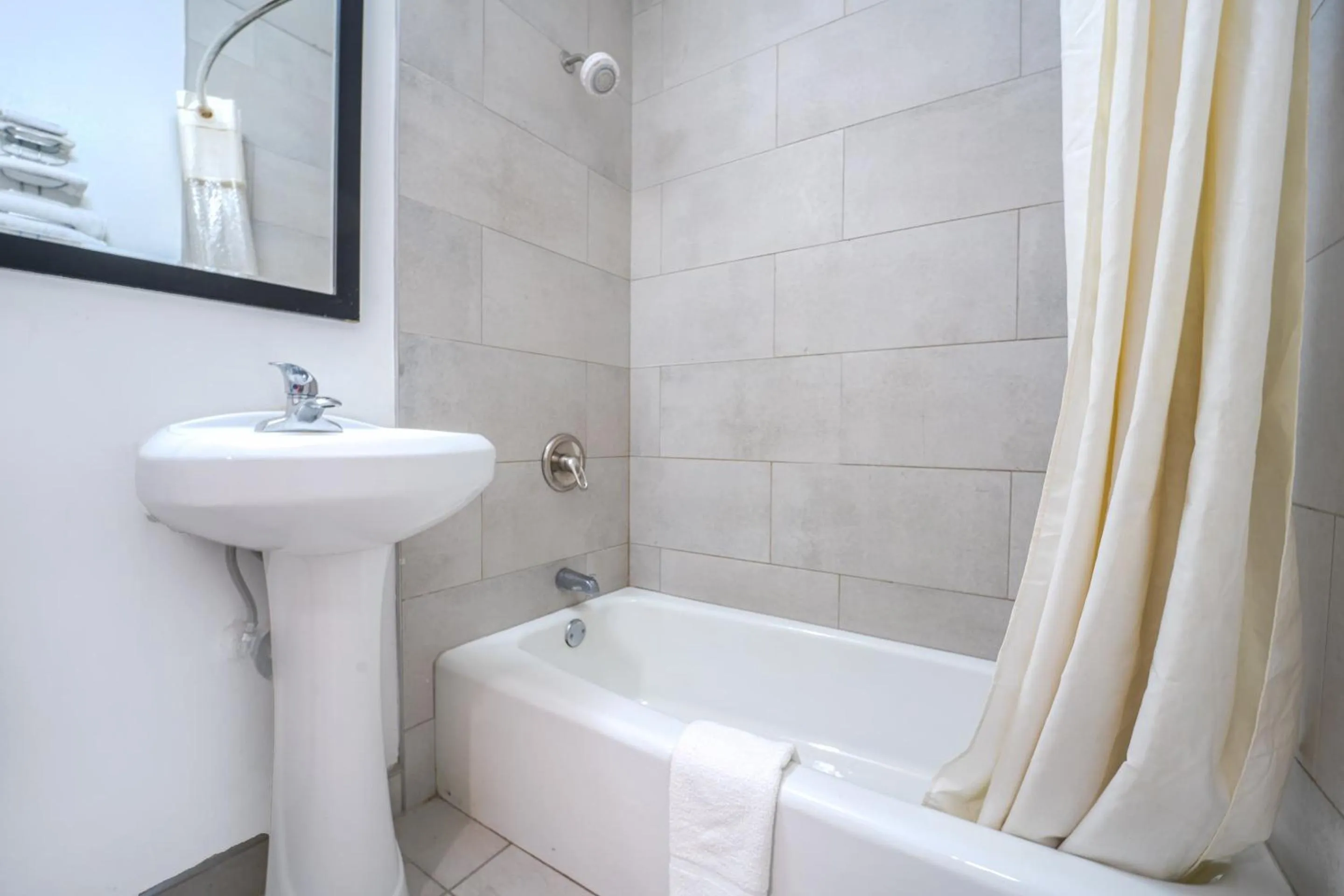 Bathroom in Mojave Hotel