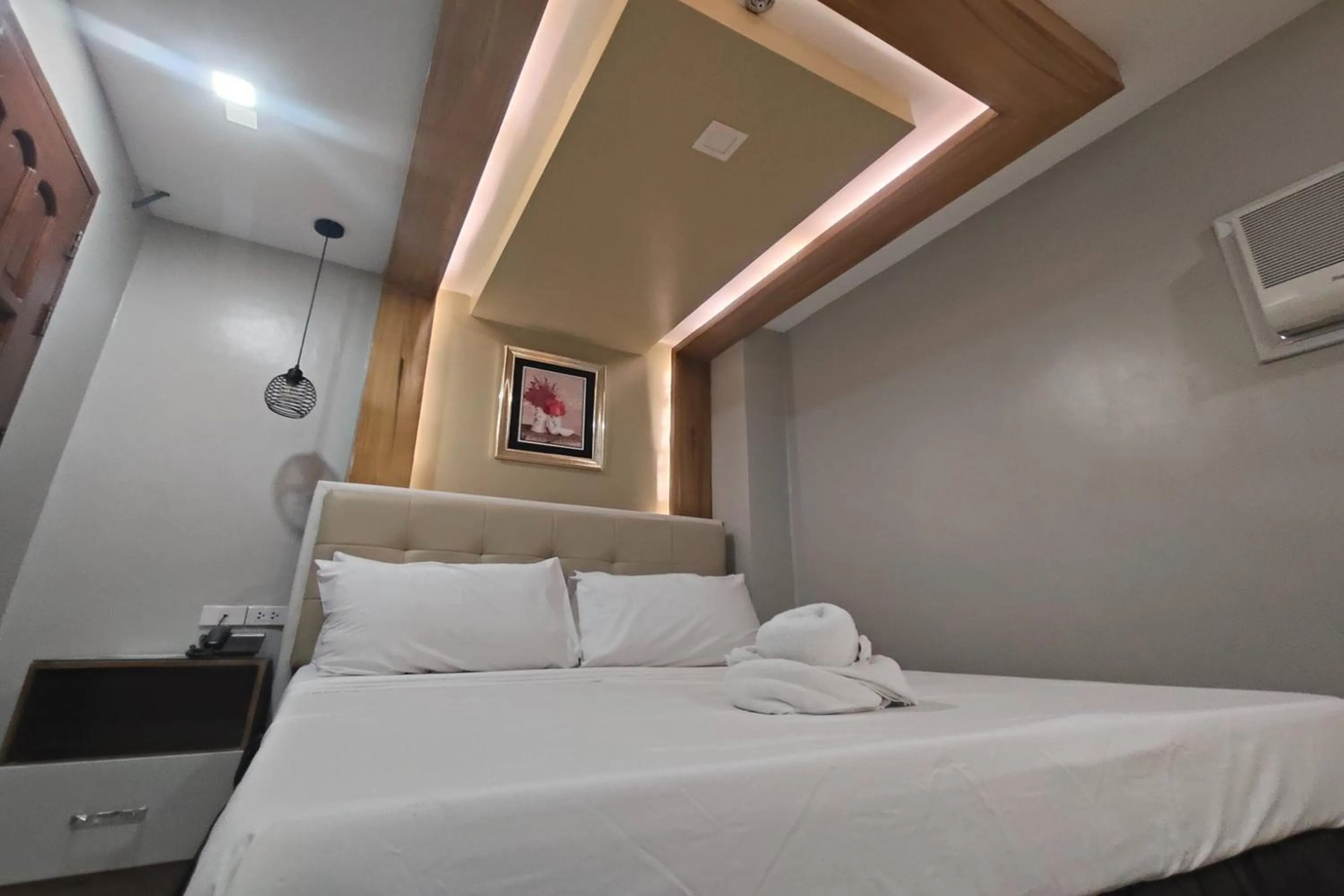 Bed in Taj Hotel Tuguegarao