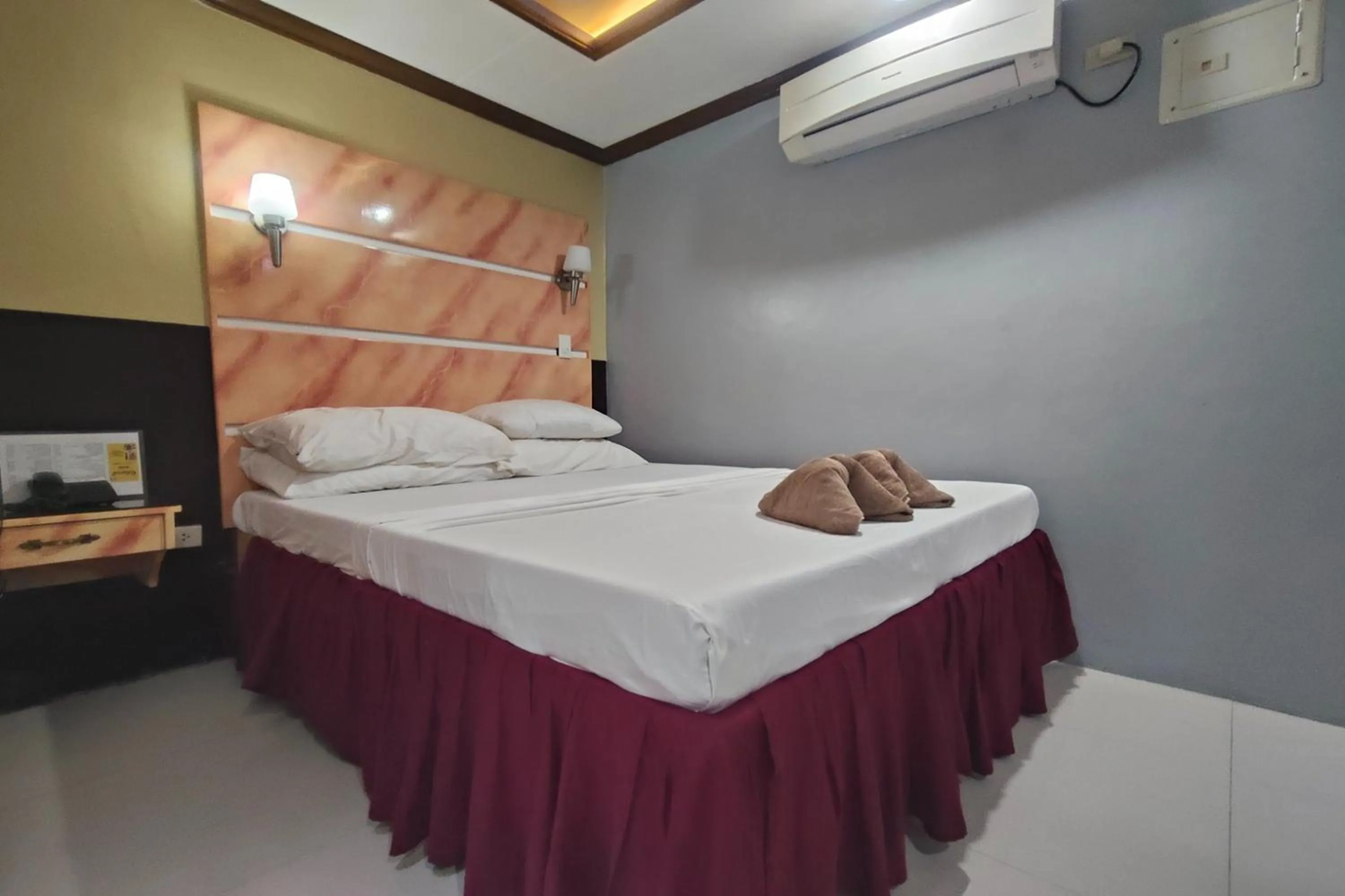 Bedroom, Bed in Taj Hotel Tuguegarao