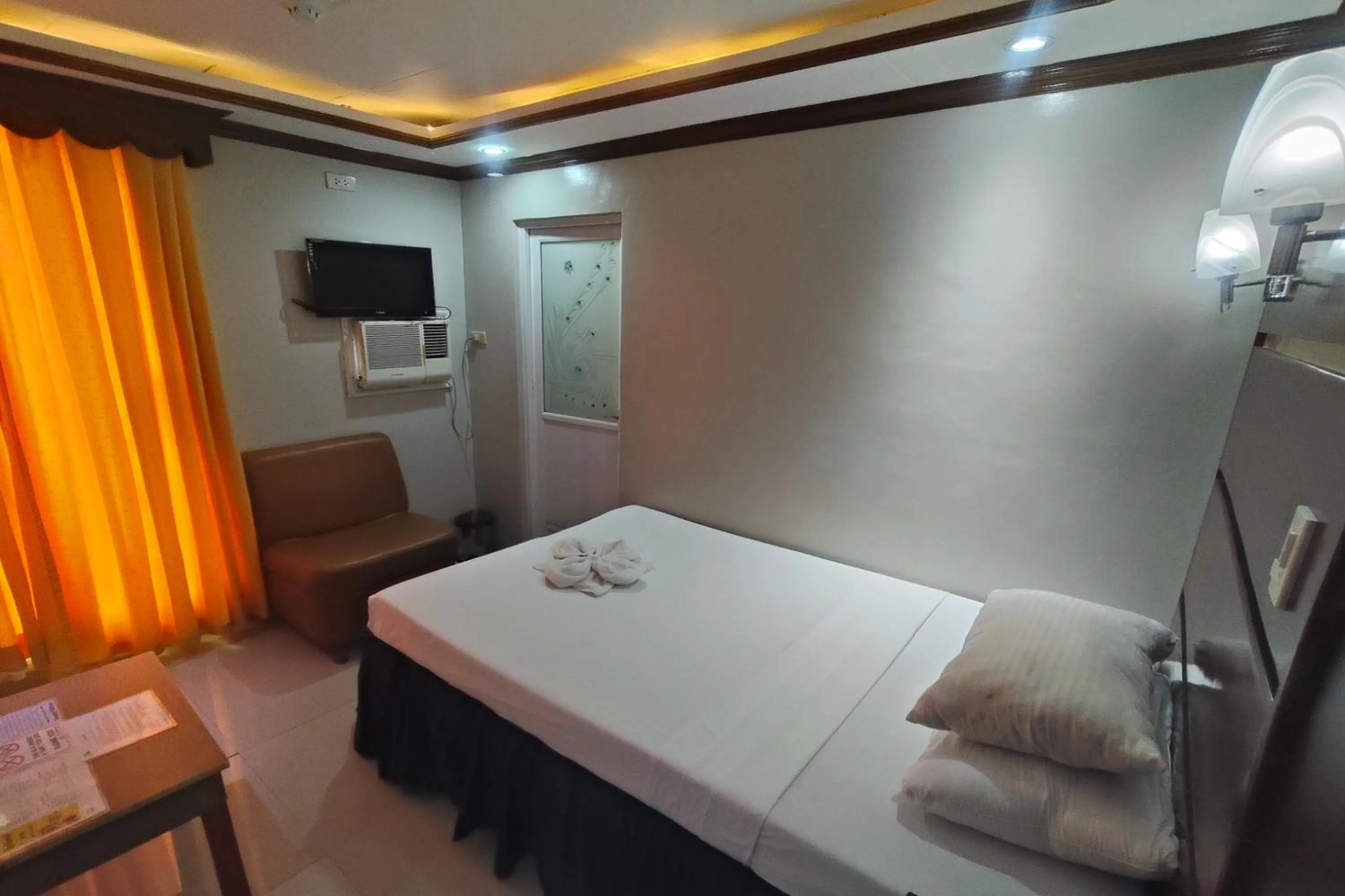 Bedroom, Bed in Taj Hotel Tuguegarao