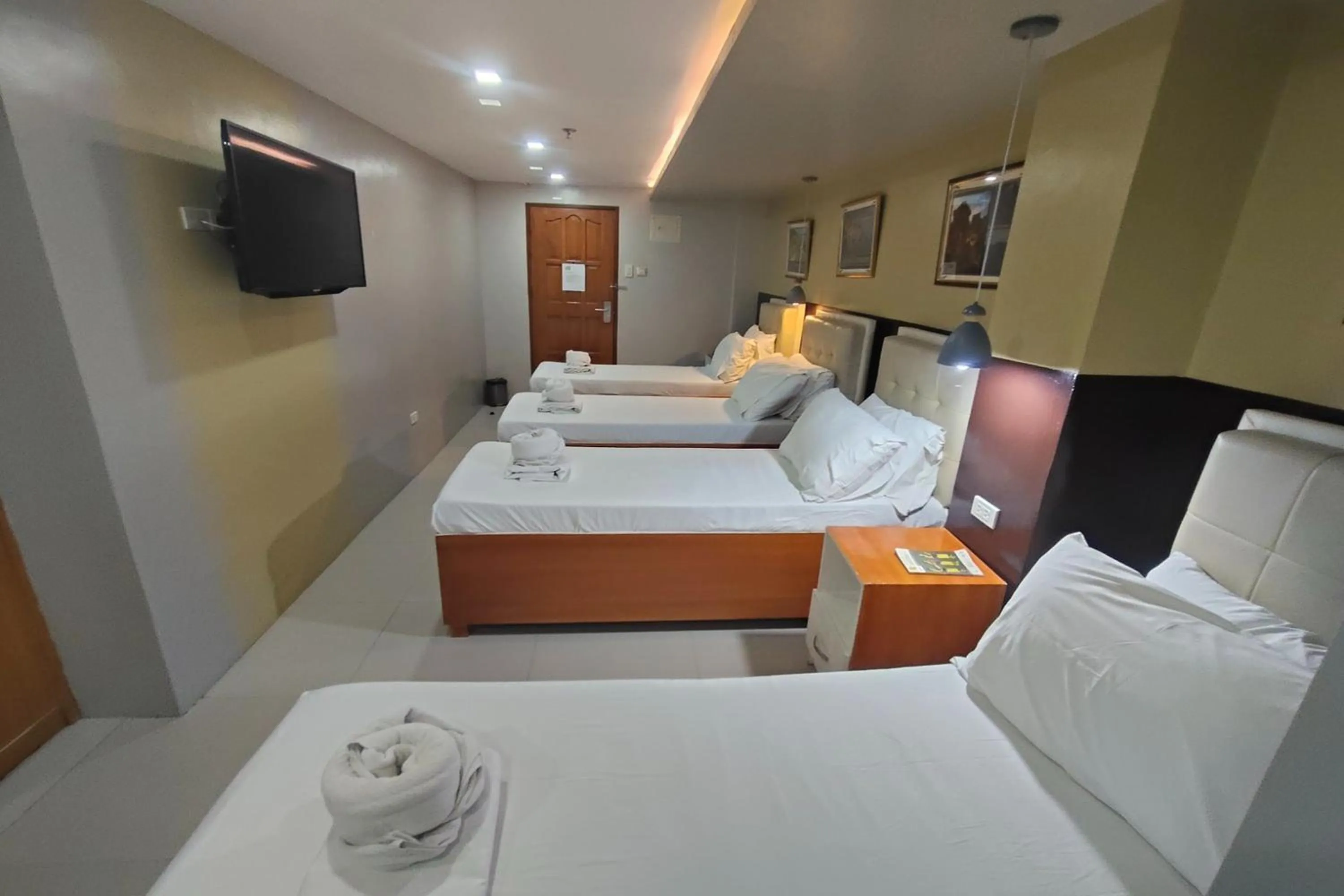 Bedroom, Bed in Taj Hotel Tuguegarao