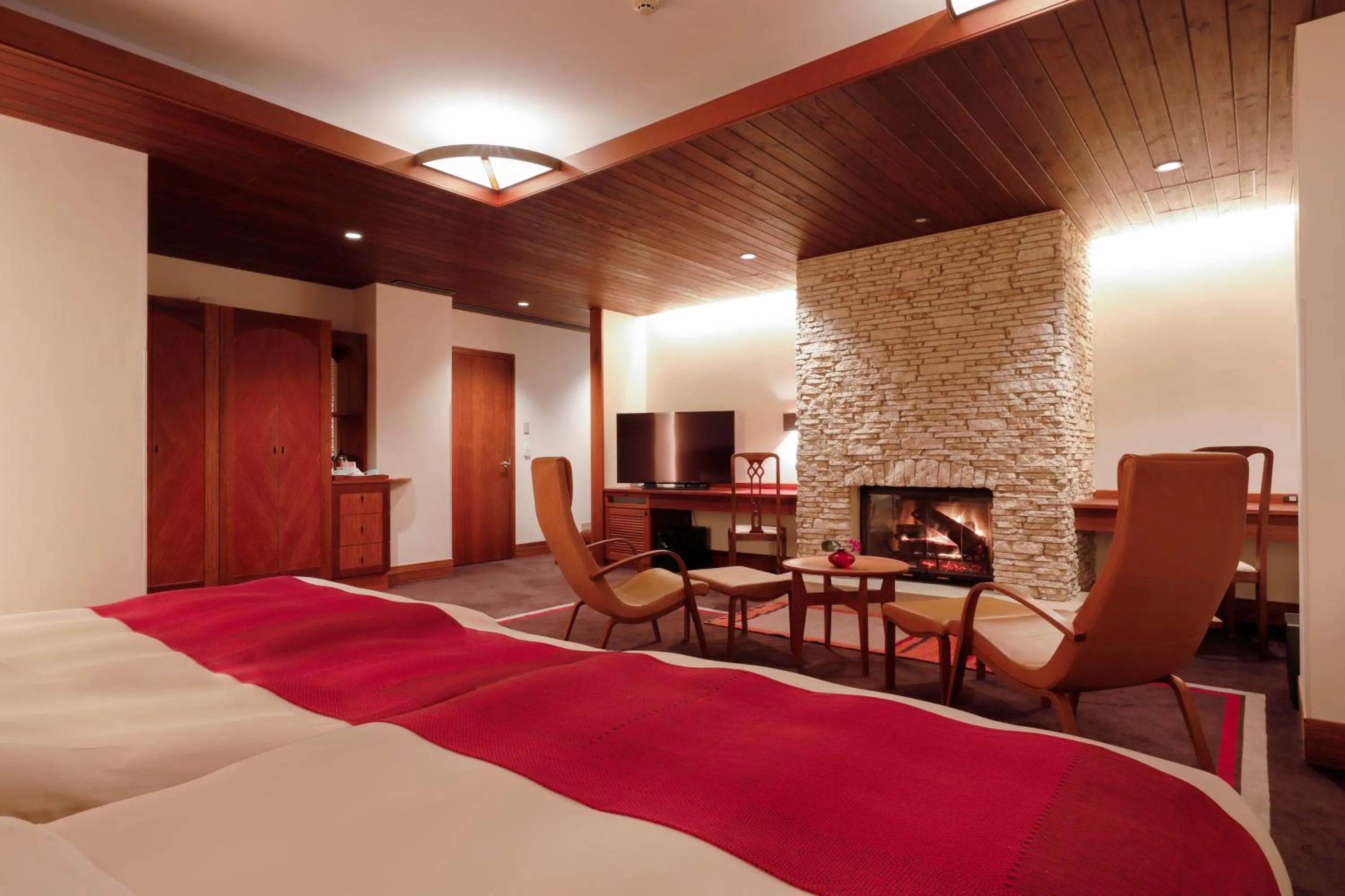 Photo of the whole room, Bed in Hotel Chourakukan Kyoto Gion