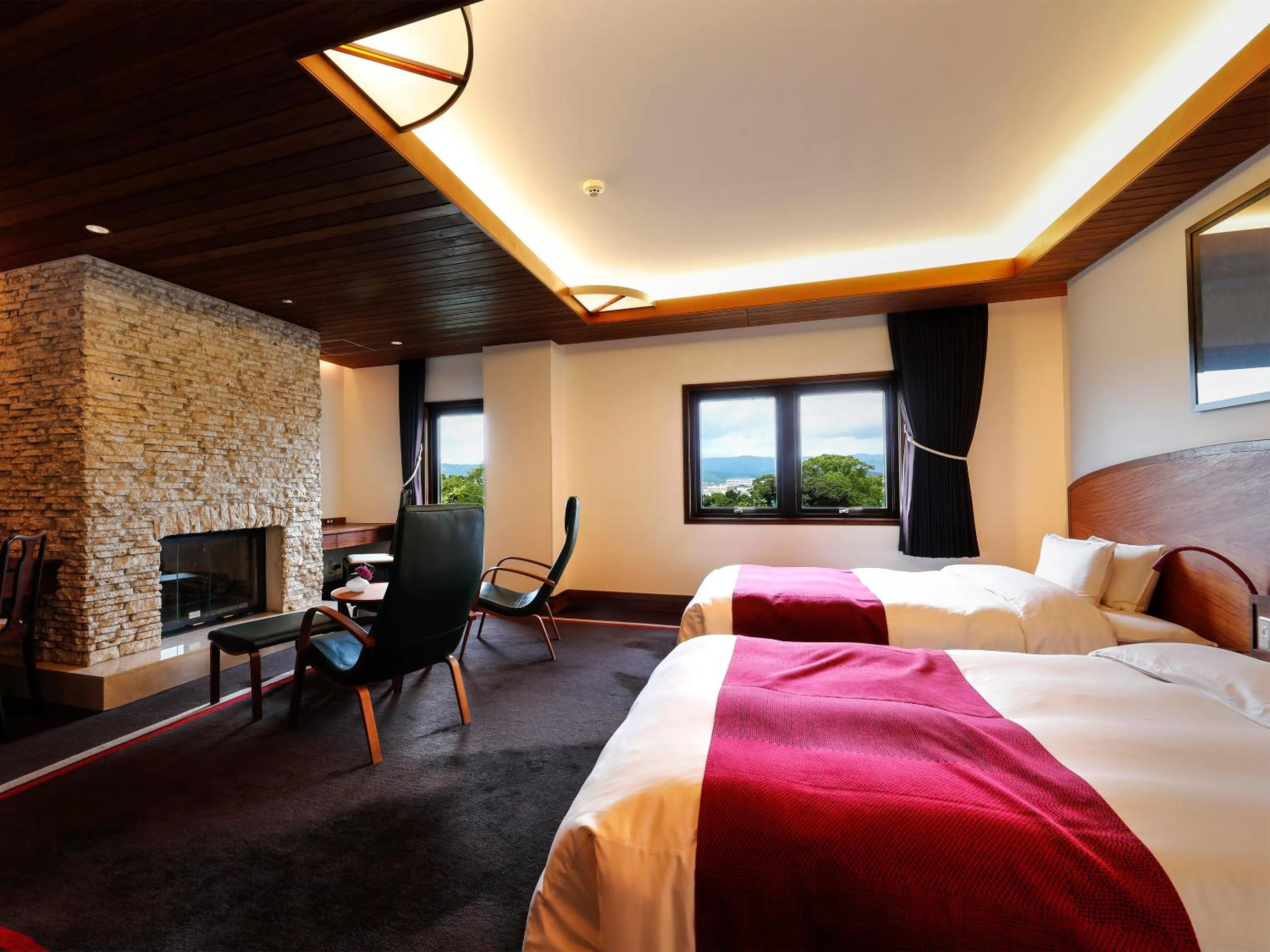 Photo of the whole room, Bed in Hotel Chourakukan Kyoto Gion 長楽館 京都