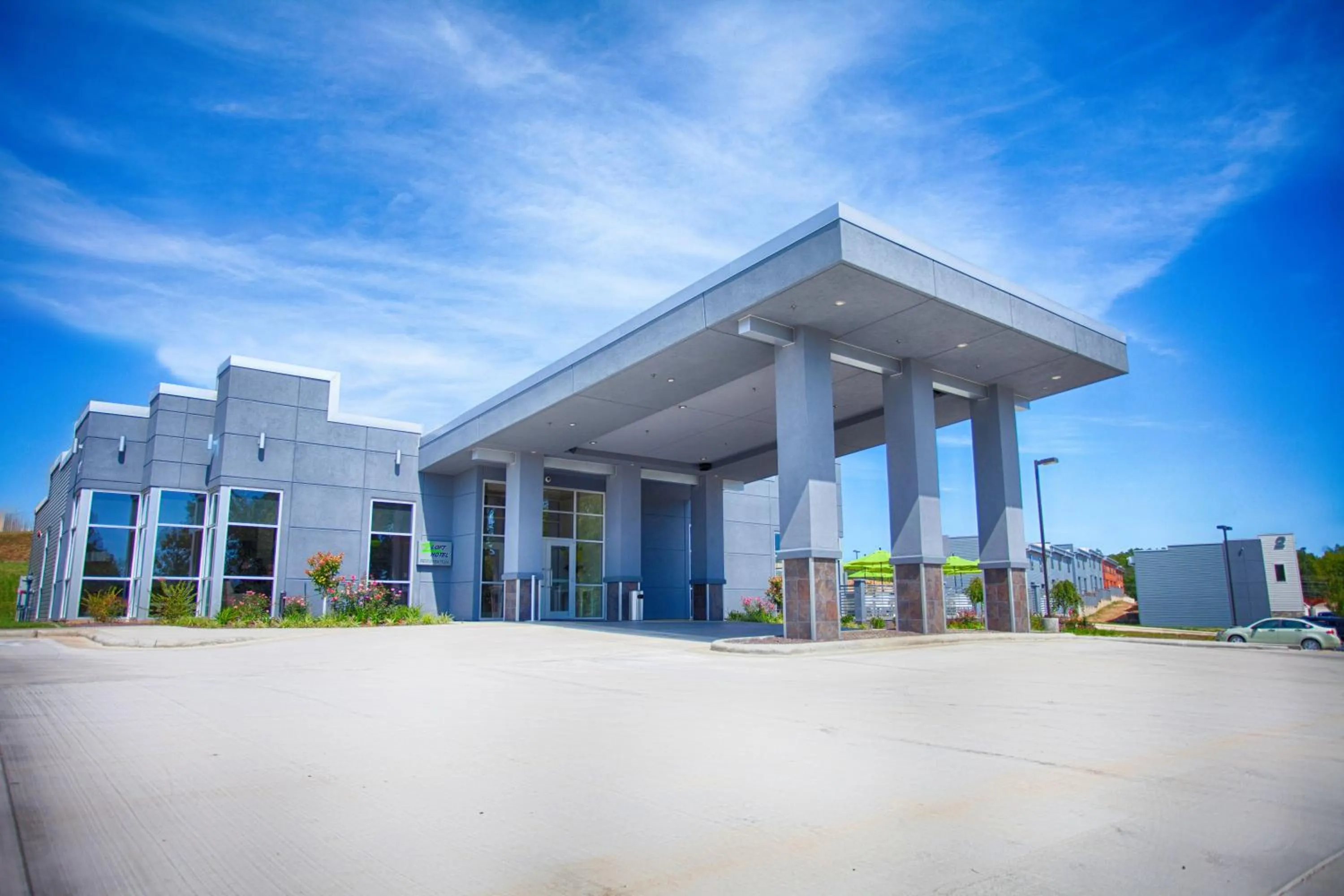 Facade/entrance in Z Loft Extended Stay Hotel