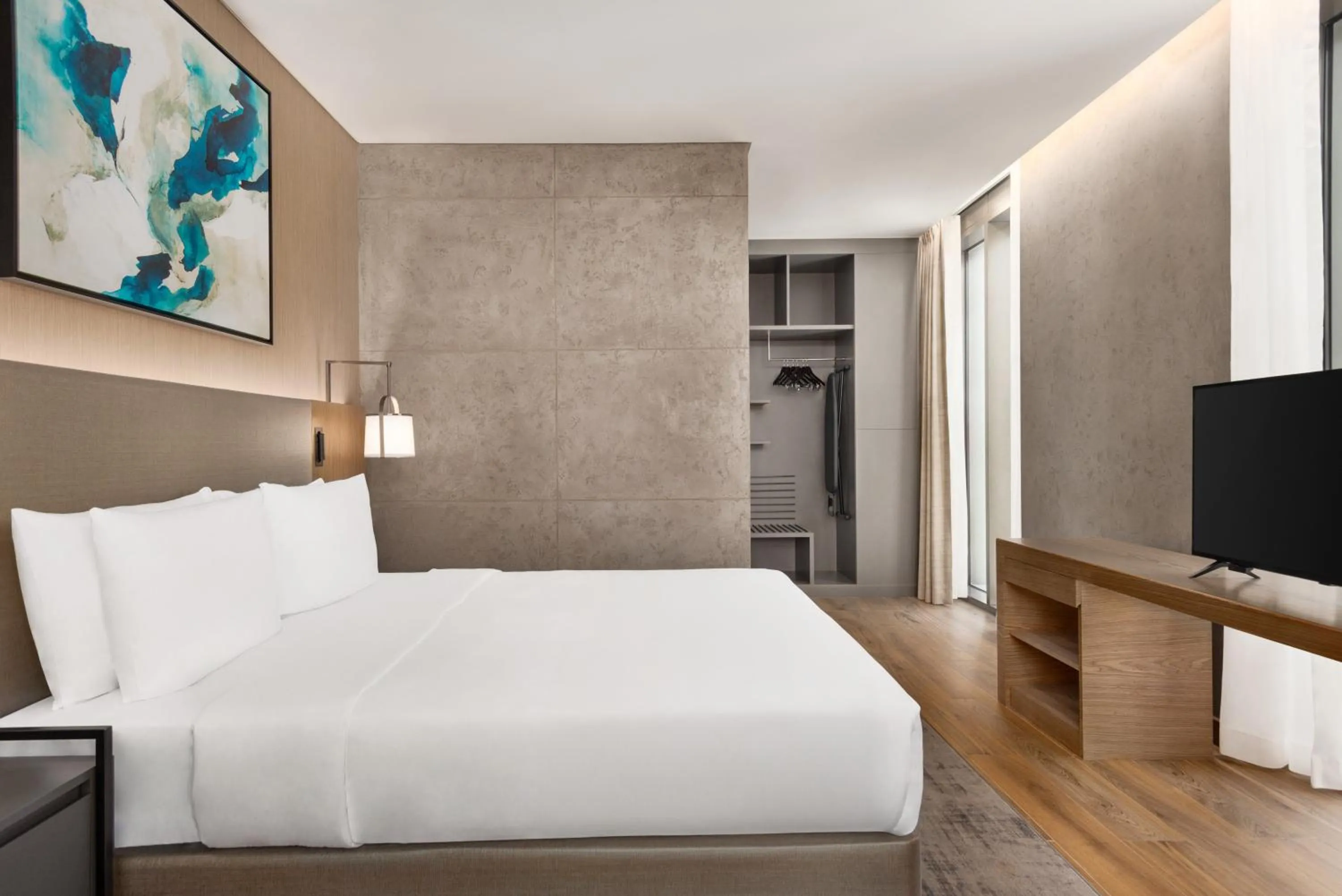 Bedroom, Bed in Mercure Dubai Gold District