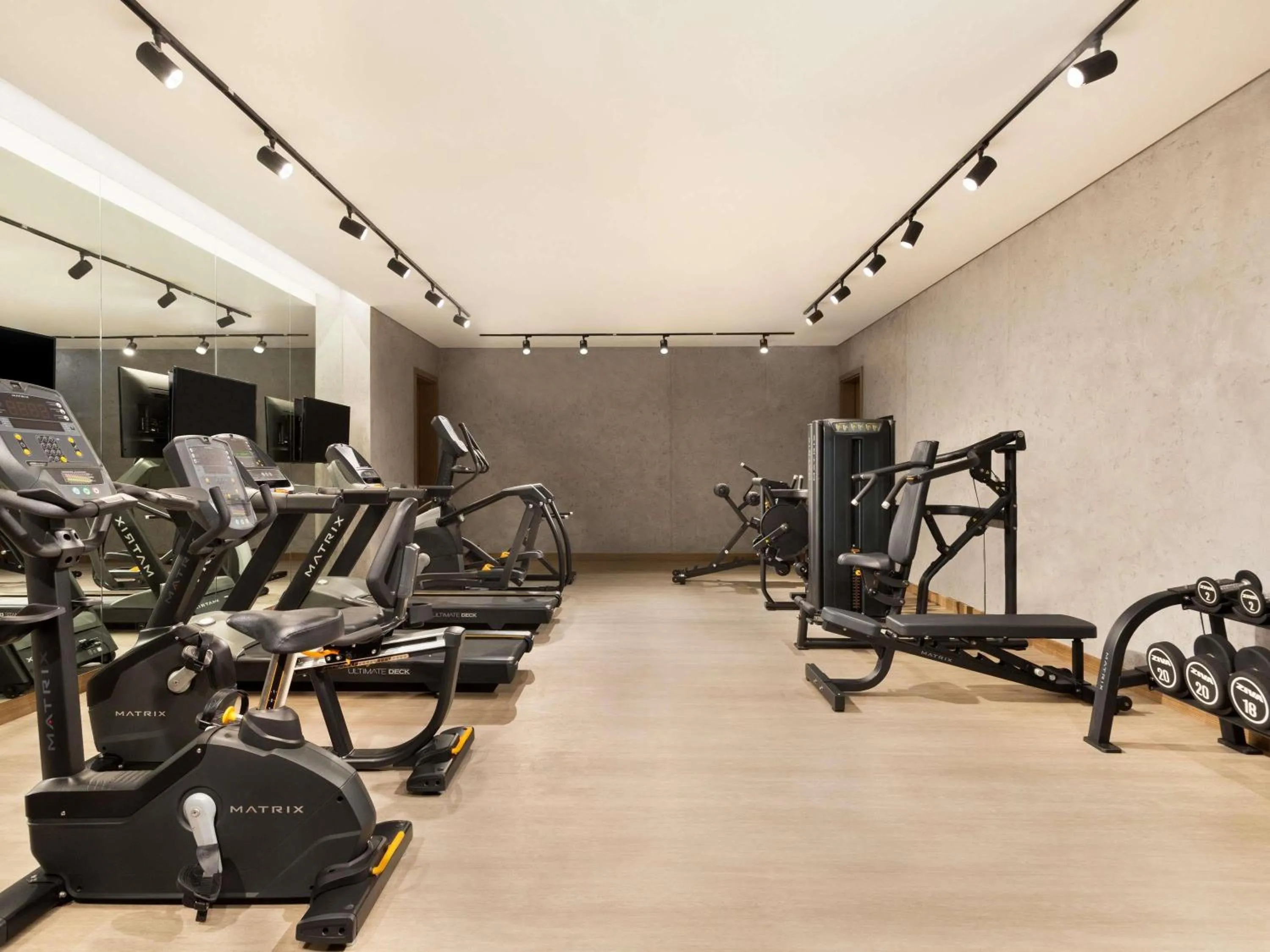 Fitness centre/facilities in Mercure Dubai Gold District