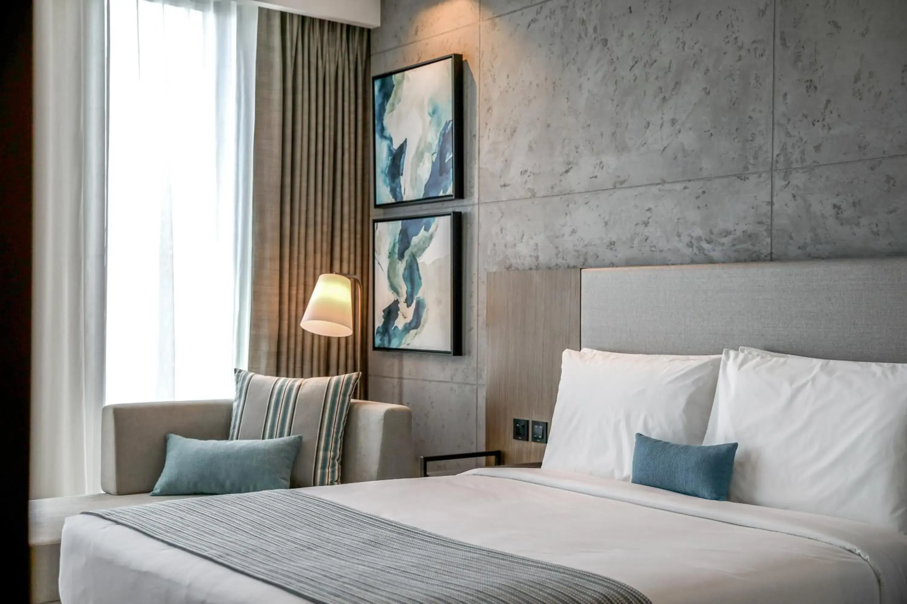 Deluxe Queen with Skyline View - Complimentary Shuttle to Kite Beach, Dubai Mall / Burj Khalifa, 25% off F&B in Days Hotel By Wyndham Dubai Deira Deluxe Queen with Skyline View - Complimentary Shuttle to Kite Beach, Dubai Mall / Burj Khalifa, 25% off F&B in Days Hotel By Wyndham Dubai Deira