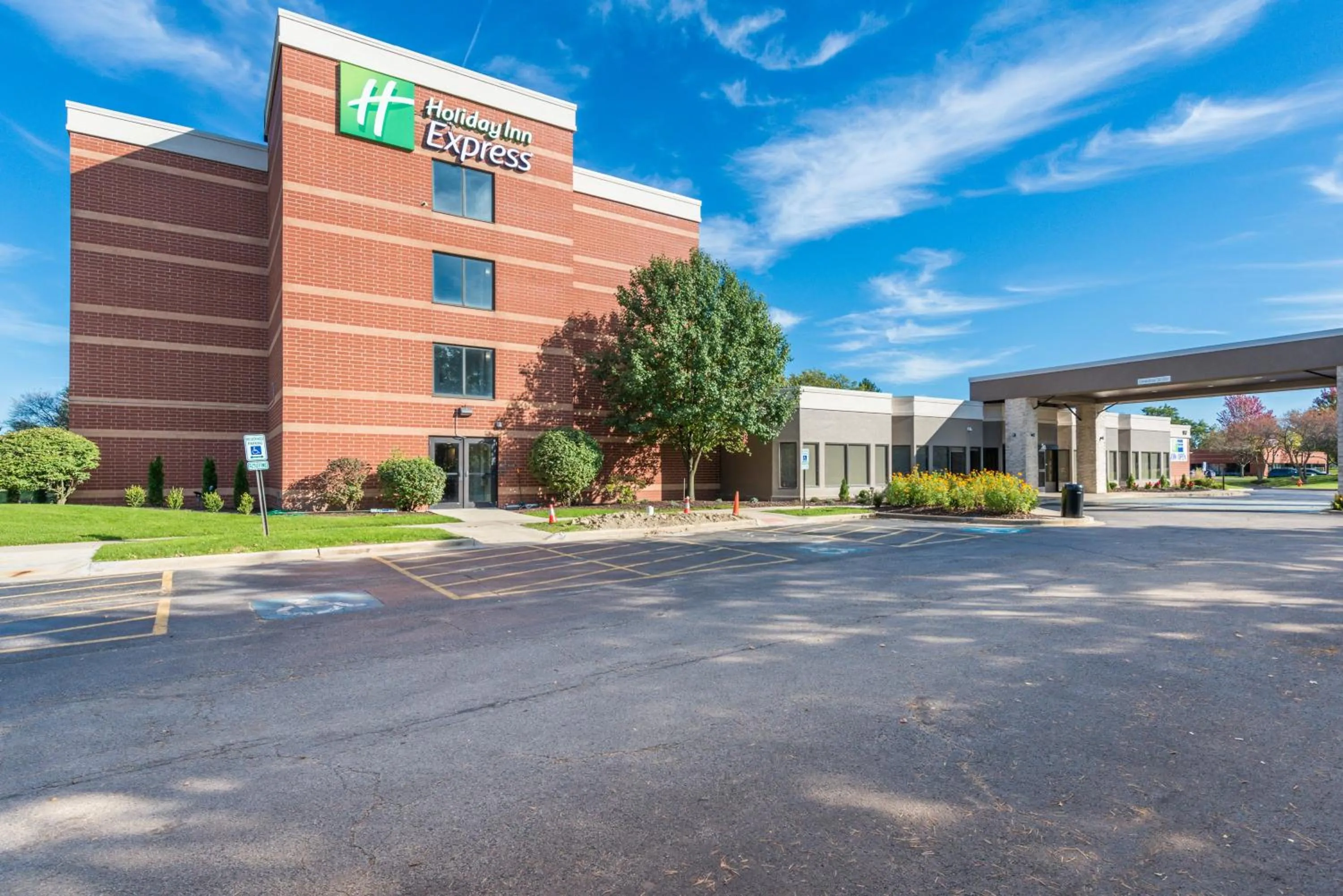 Property building in Holiday Inn Express Naperville by IHG