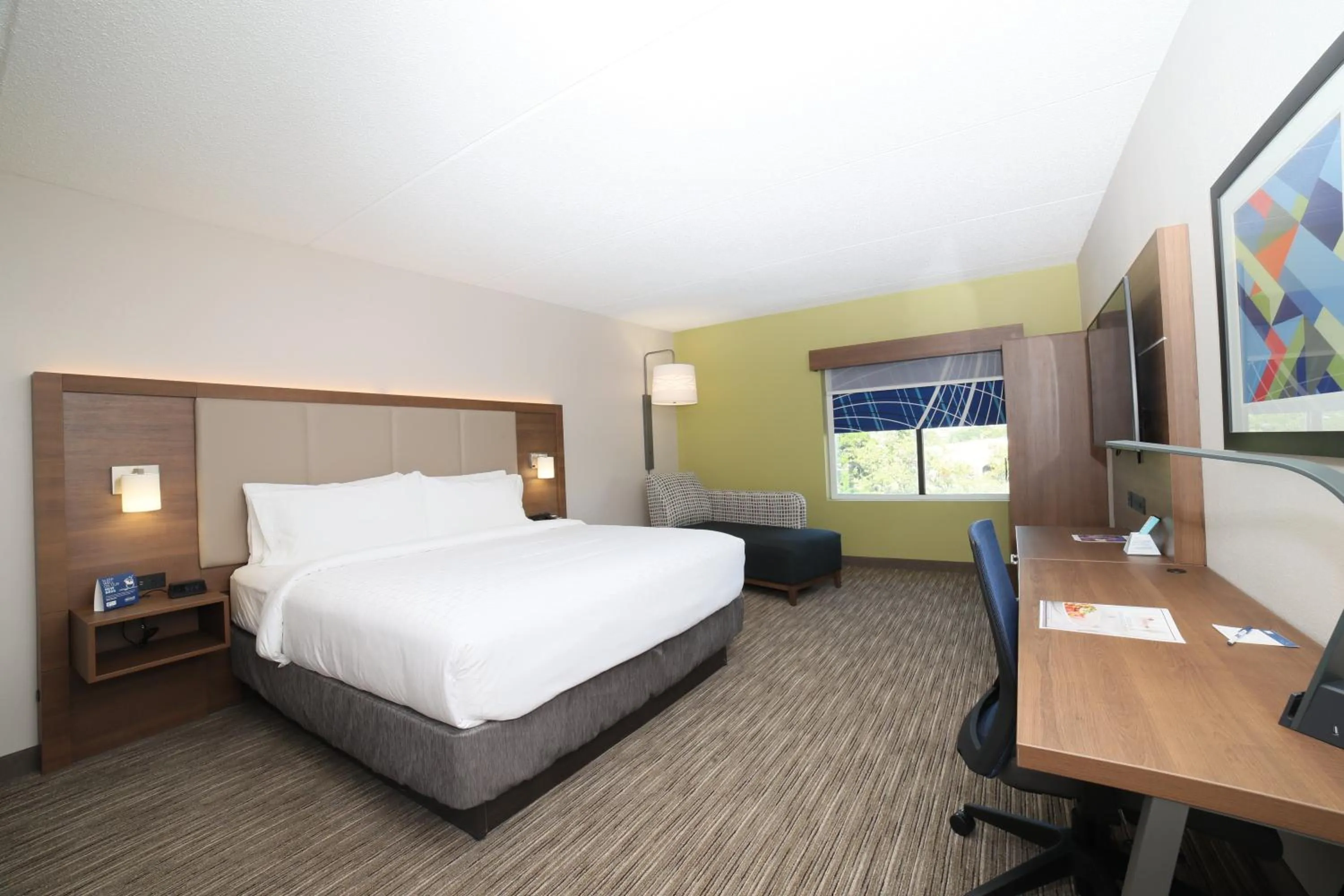 Photo of the whole room, Bed in Holiday Inn Express Naperville by IHG