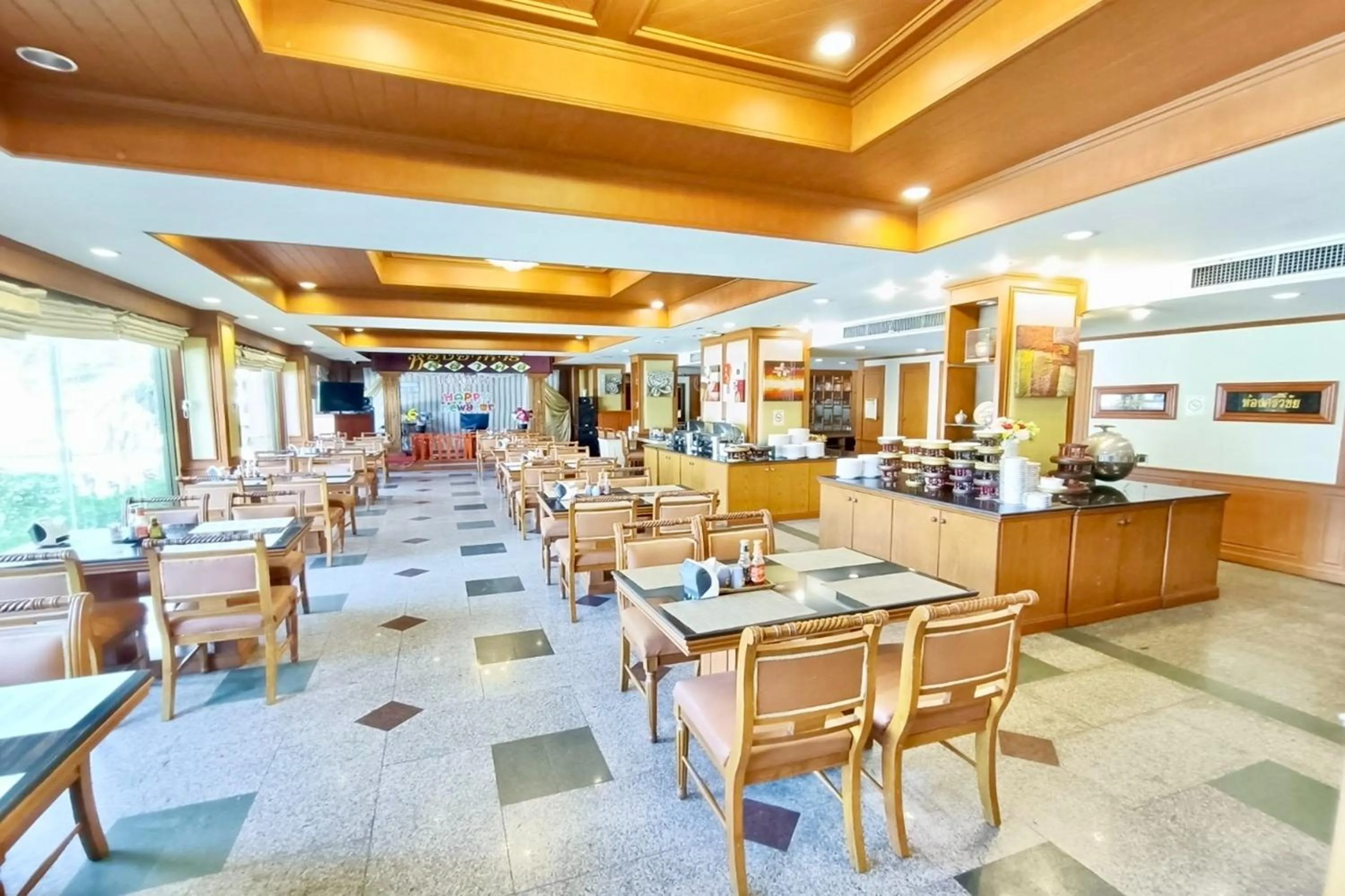 Restaurant/places to eat in Taksila Hotel