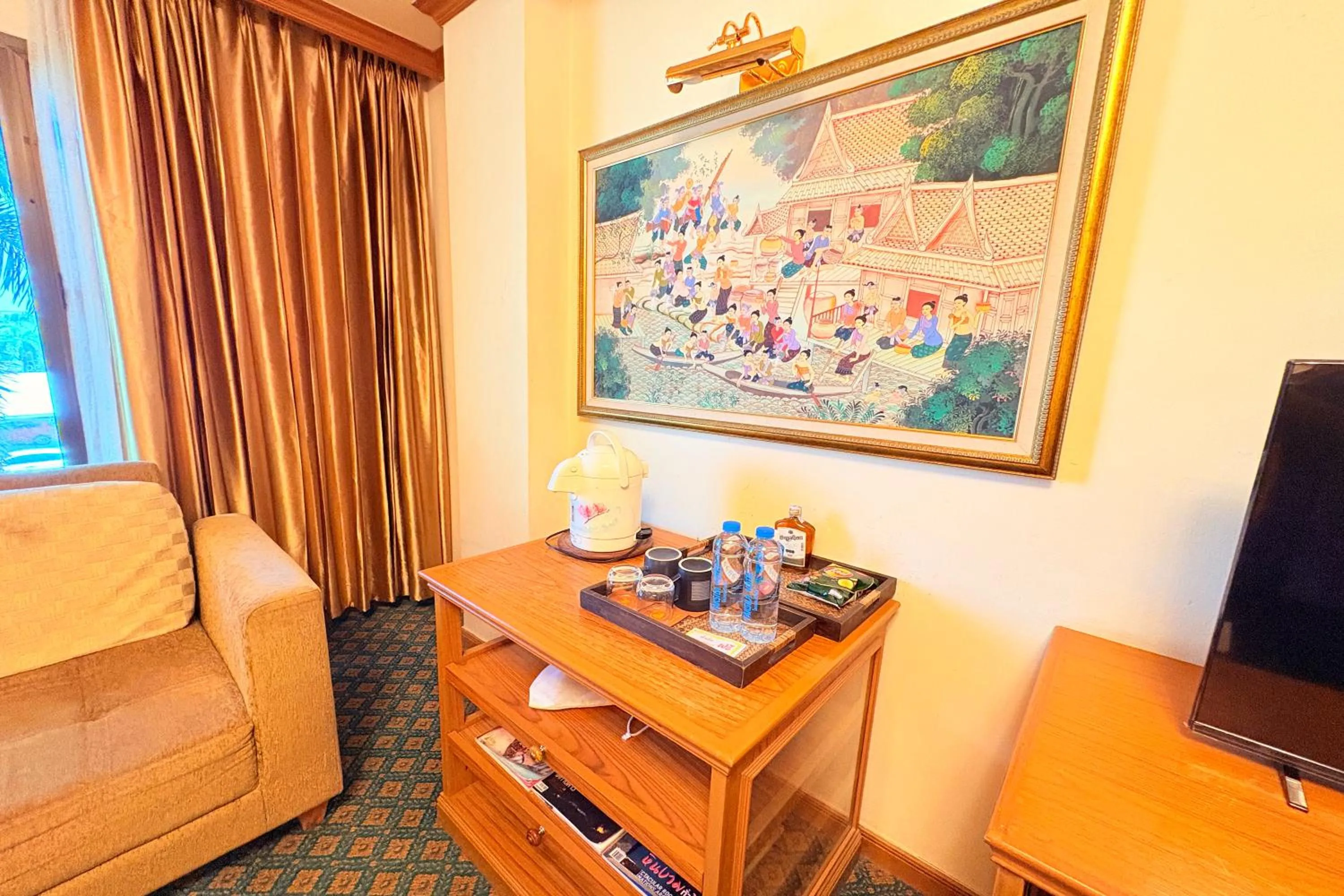 Living room in Taksila Hotel