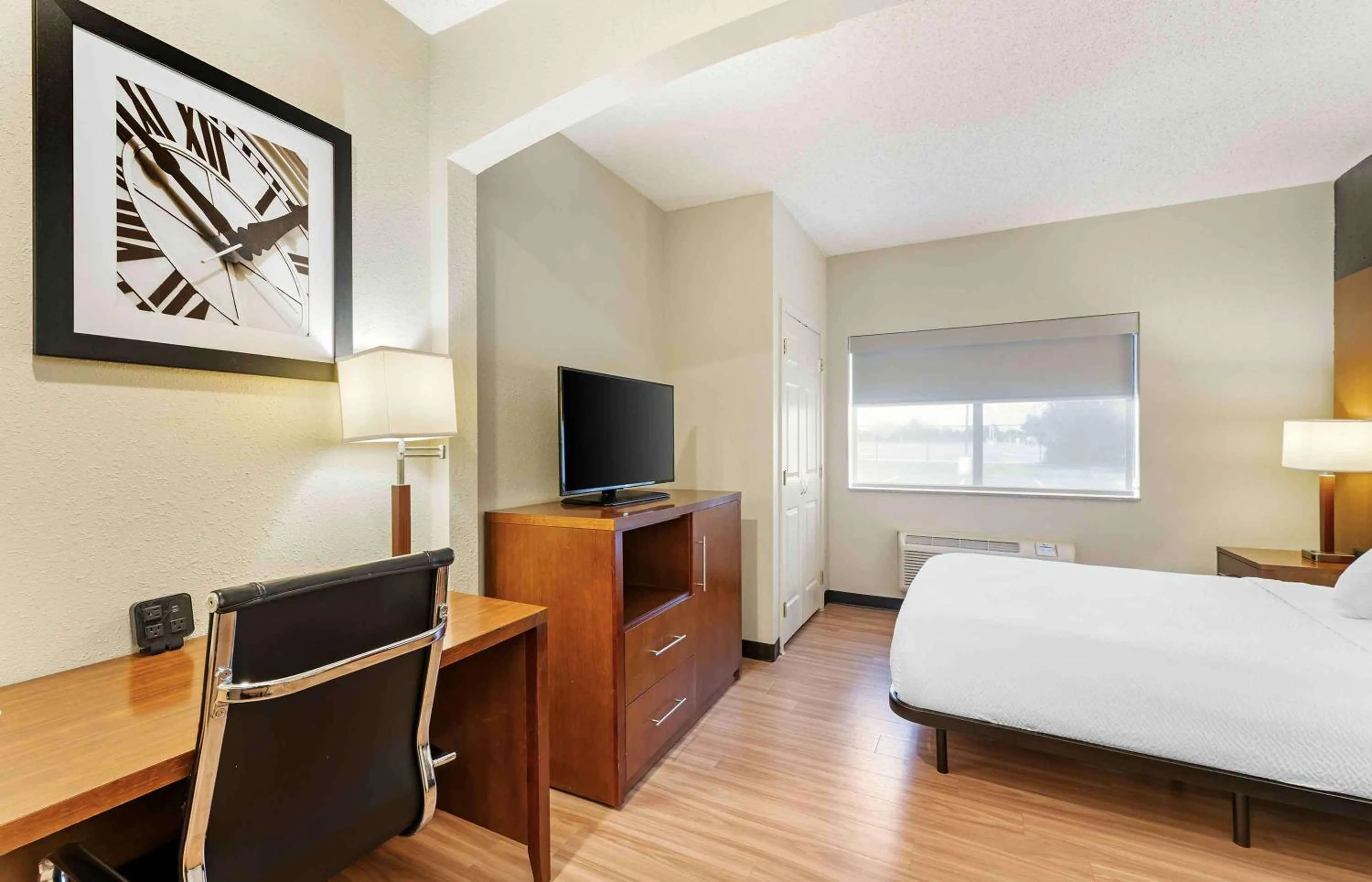 Bedroom, Bed in Extended Stay America Suites - Buffalo - Airport
