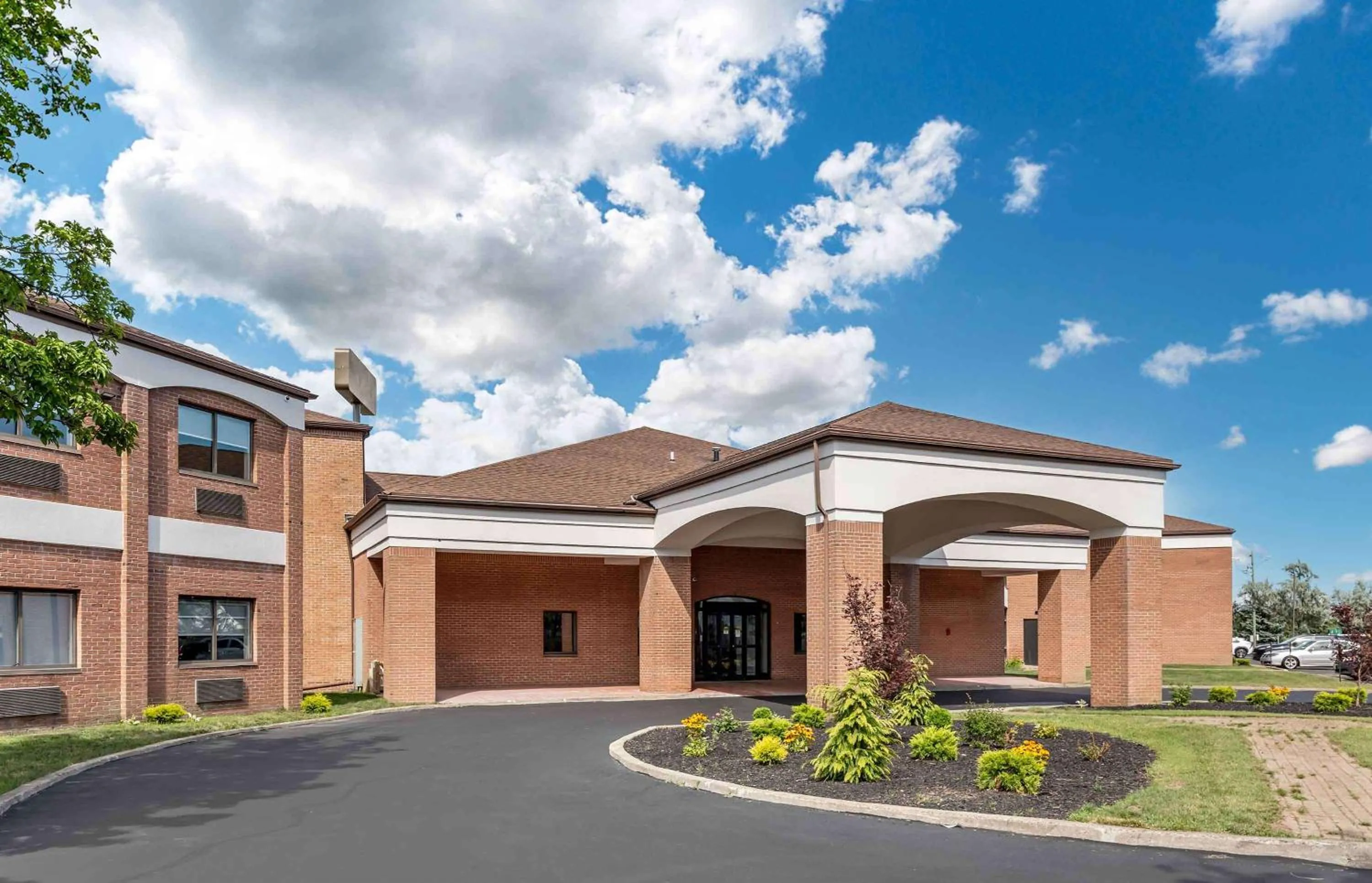 Property building in Extended Stay America Suites - Buffalo - Airport