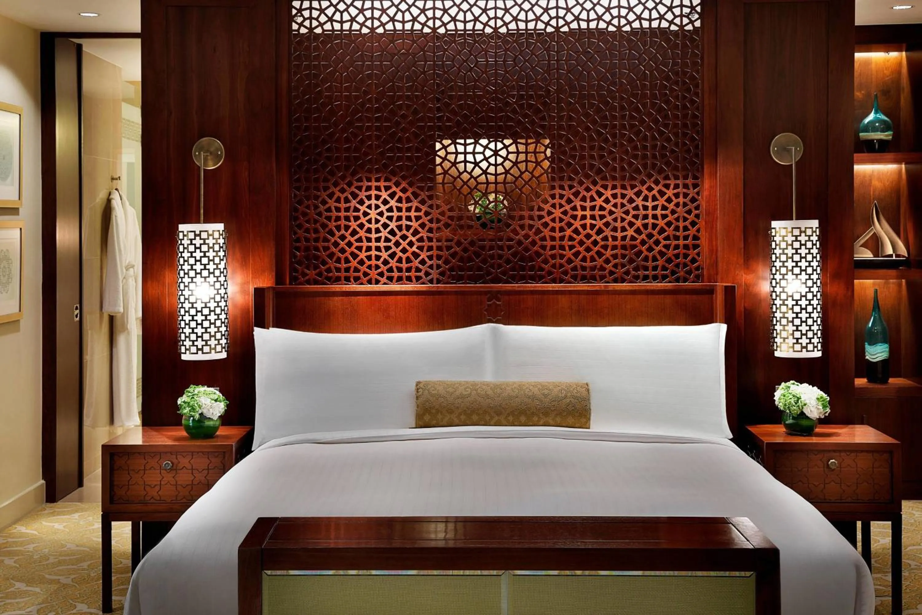 Bedroom, Bed in The Ritz-Carlton, Dubai