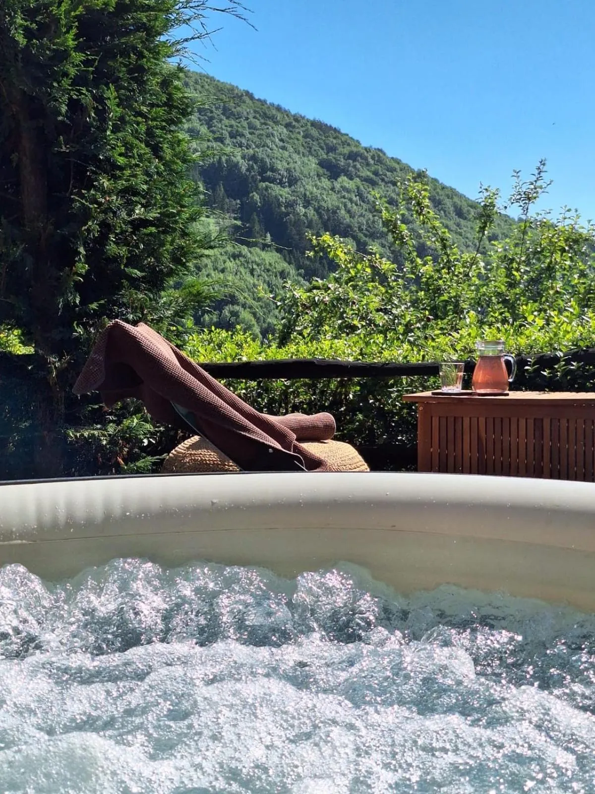 Hot Tub in B&B La Soldanella