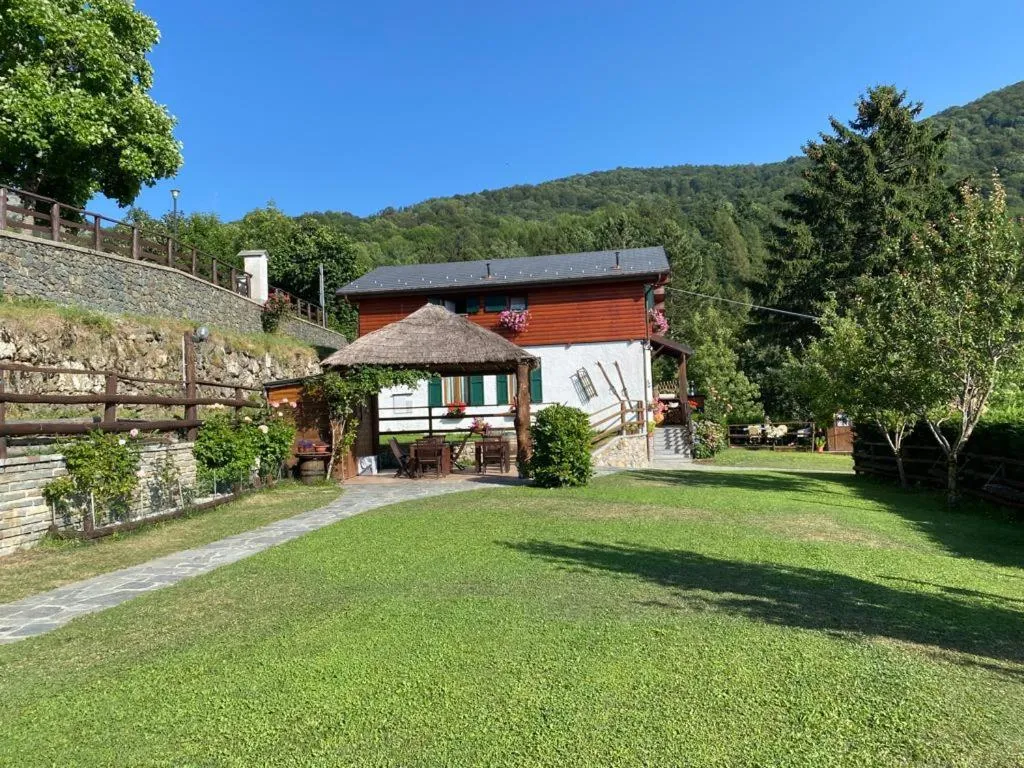 Garden view in B&B La Soldanella
