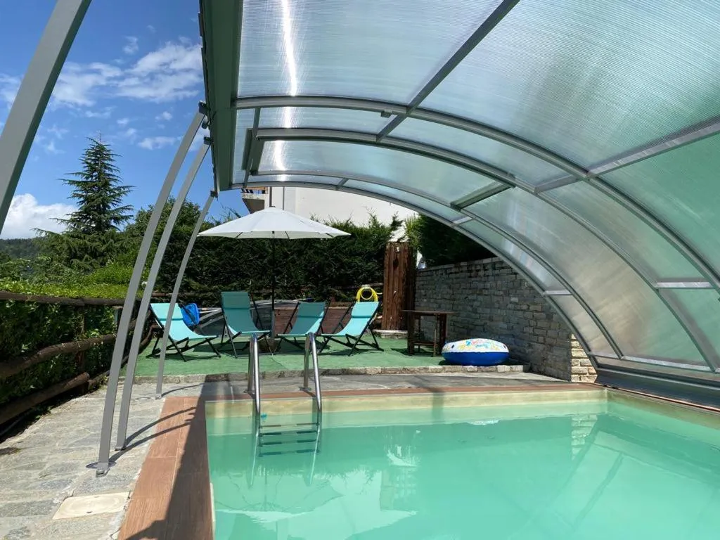 Pool view in B&B La Soldanella