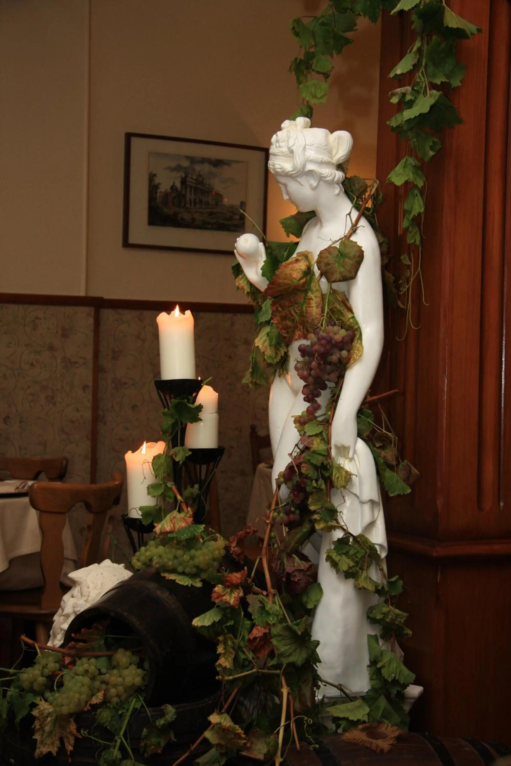 Decorative detail in Logis Hôtel Restaurant La Tête Des Faux