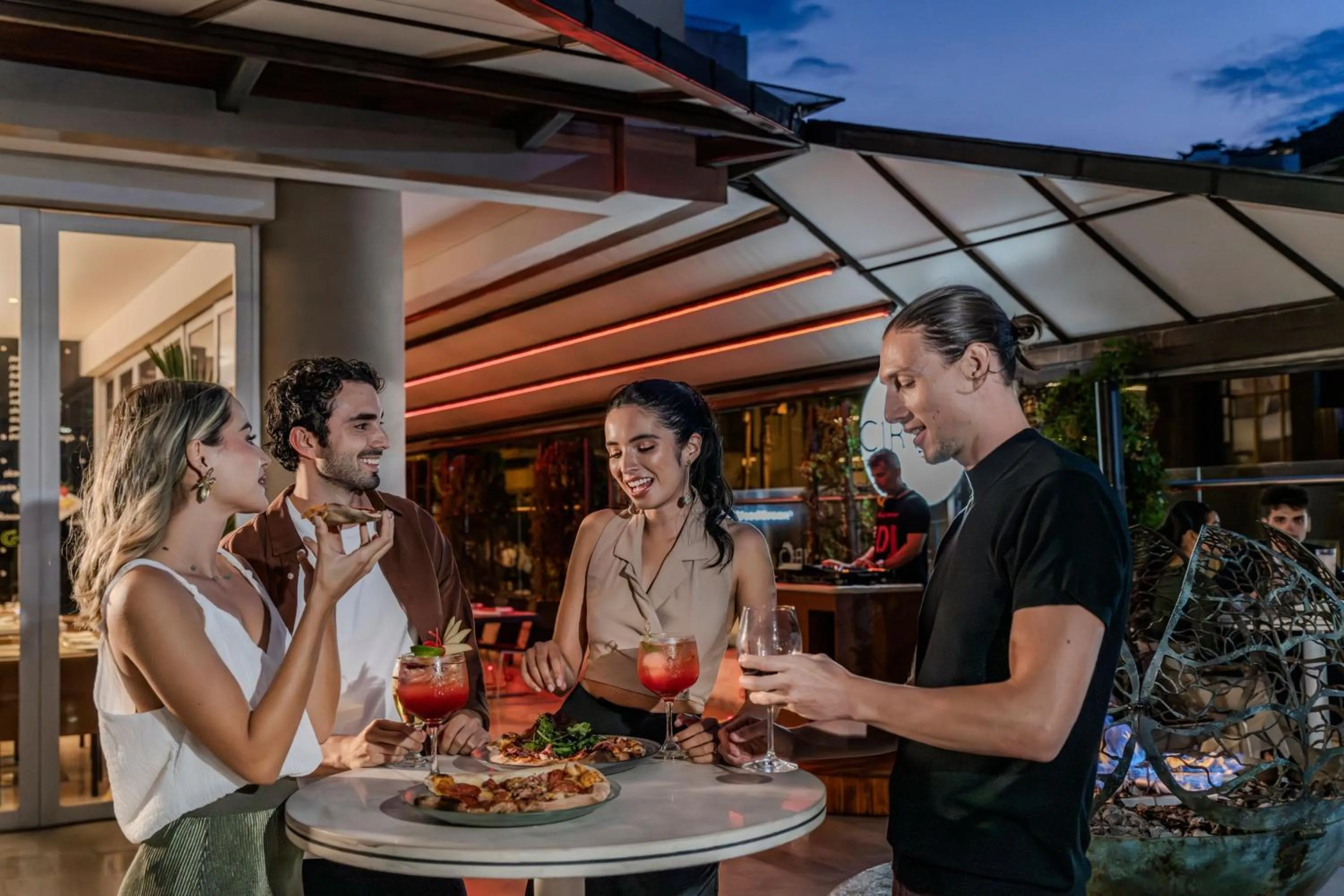 Restaurant/places to eat in Cali Marriott Hotel