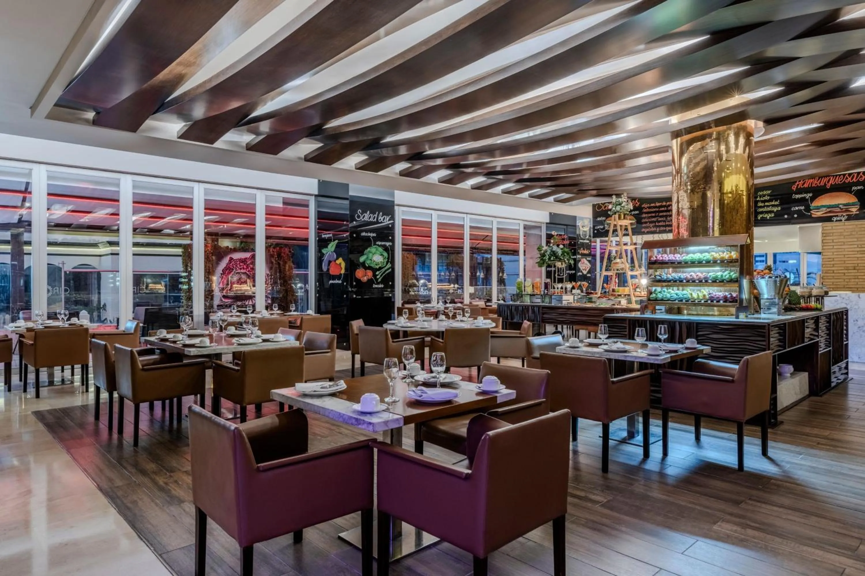 Restaurant/places to eat in Cali Marriott Hotel