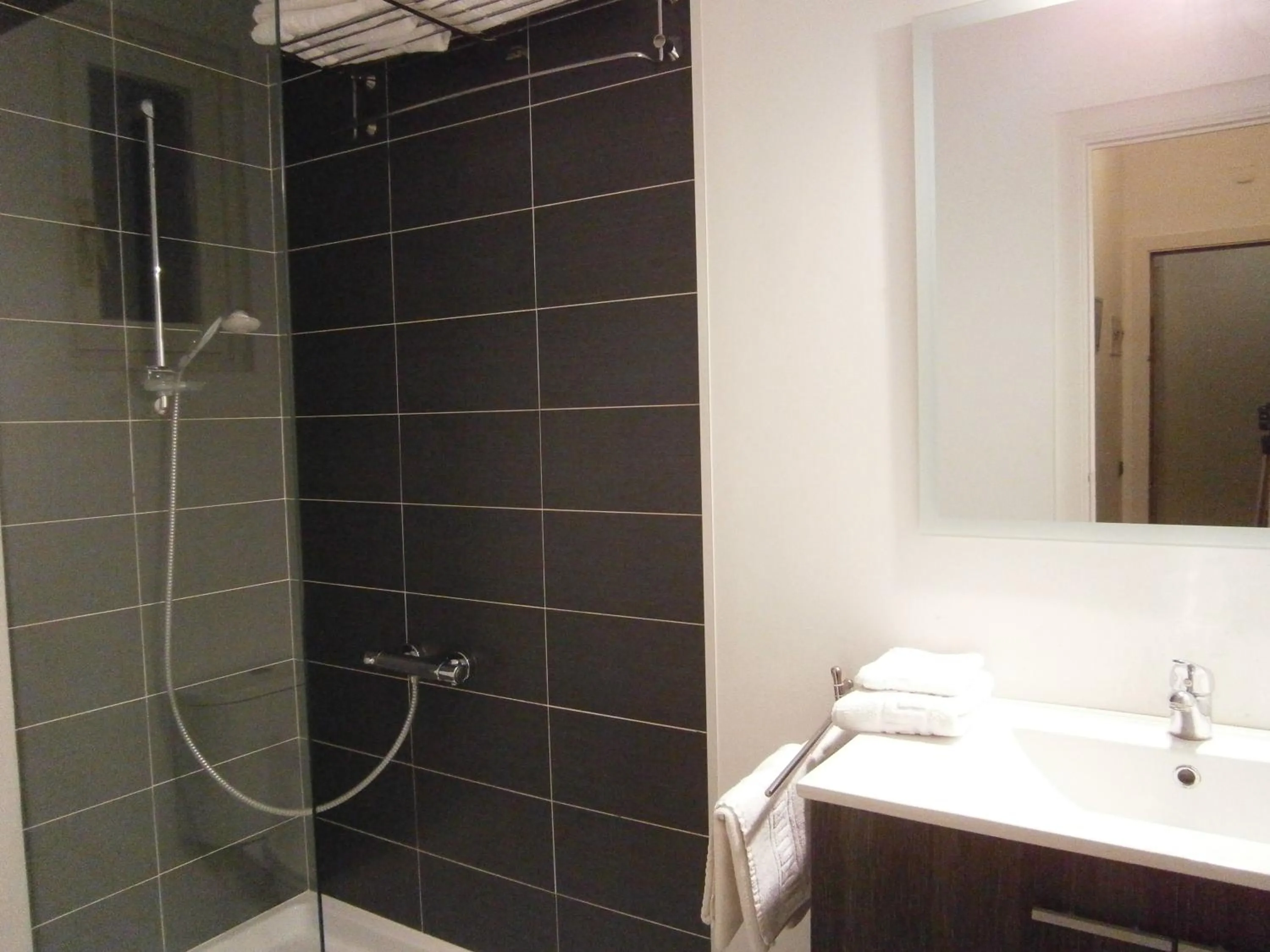 Shower in Marbel Apartments