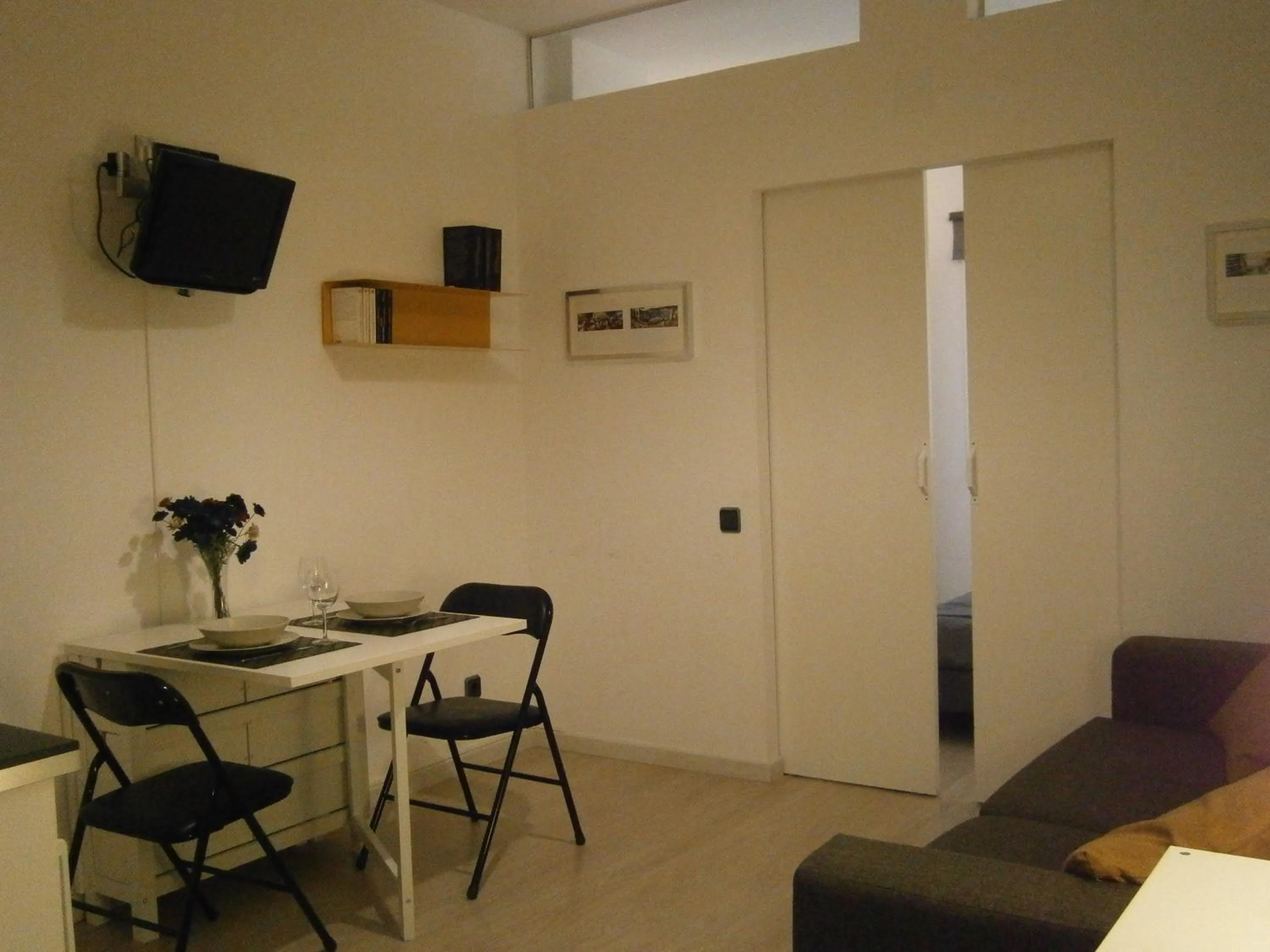 Photo of the whole room in Marbel Apartments