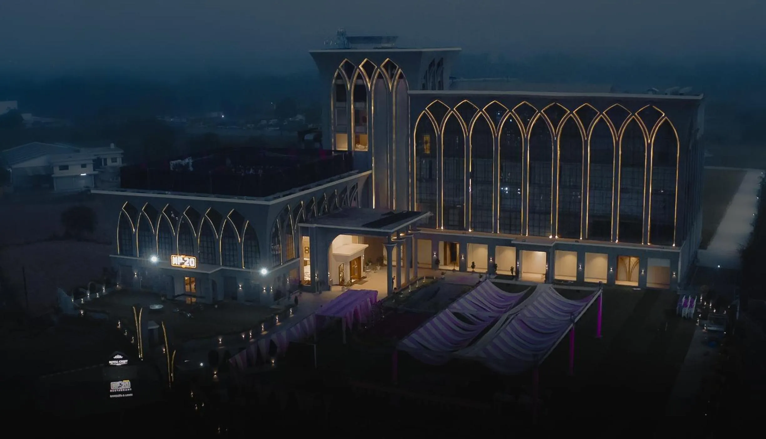 Facade/entrance in Royal Orbit