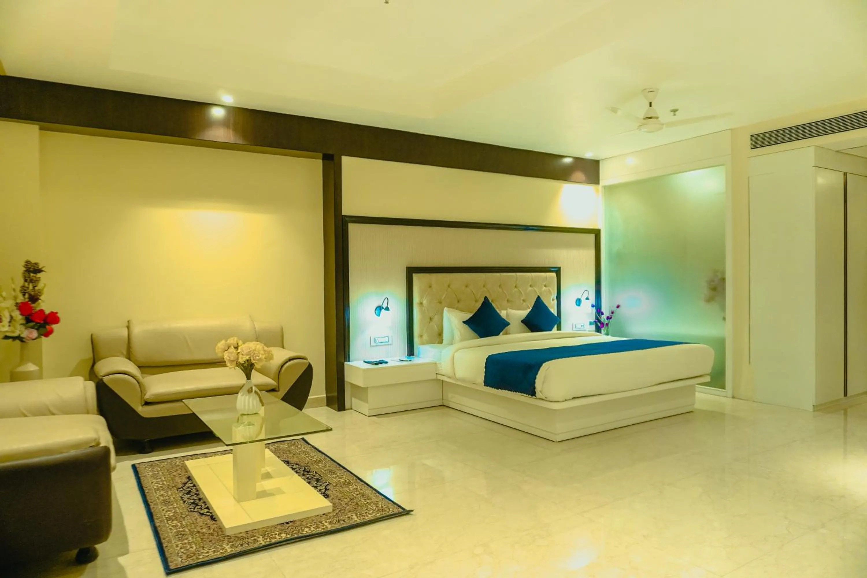 Photo of the whole room, Bed in Royal Orbit