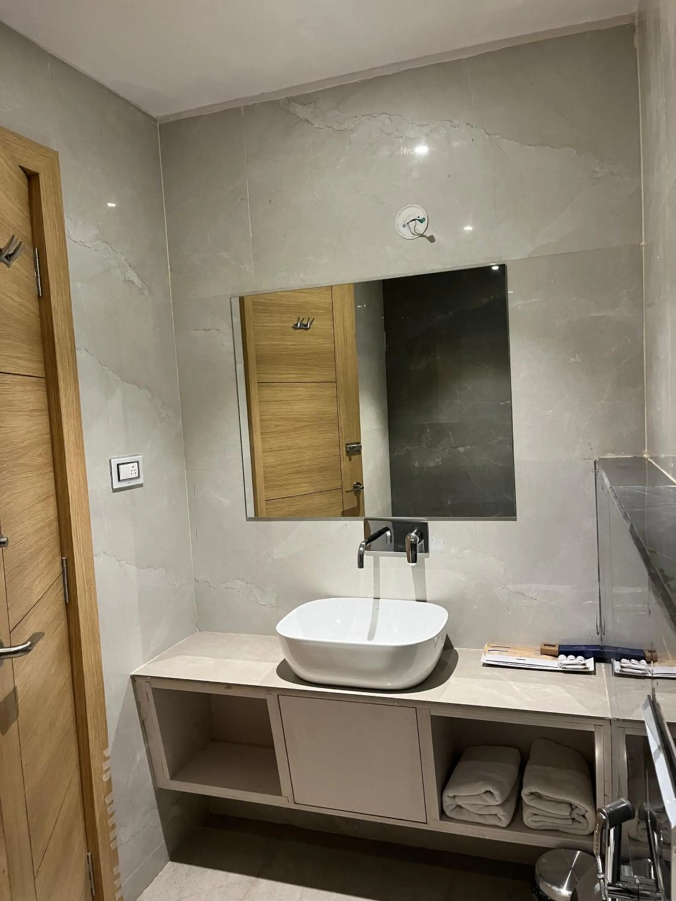 Bathroom in Royal Orbit