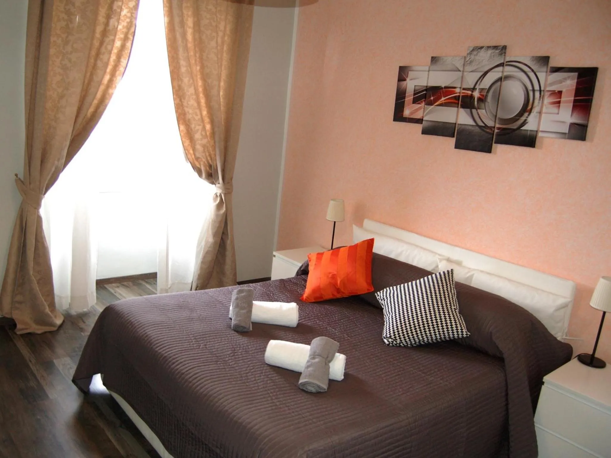 Bedroom, Bed in Luiza Vatican House