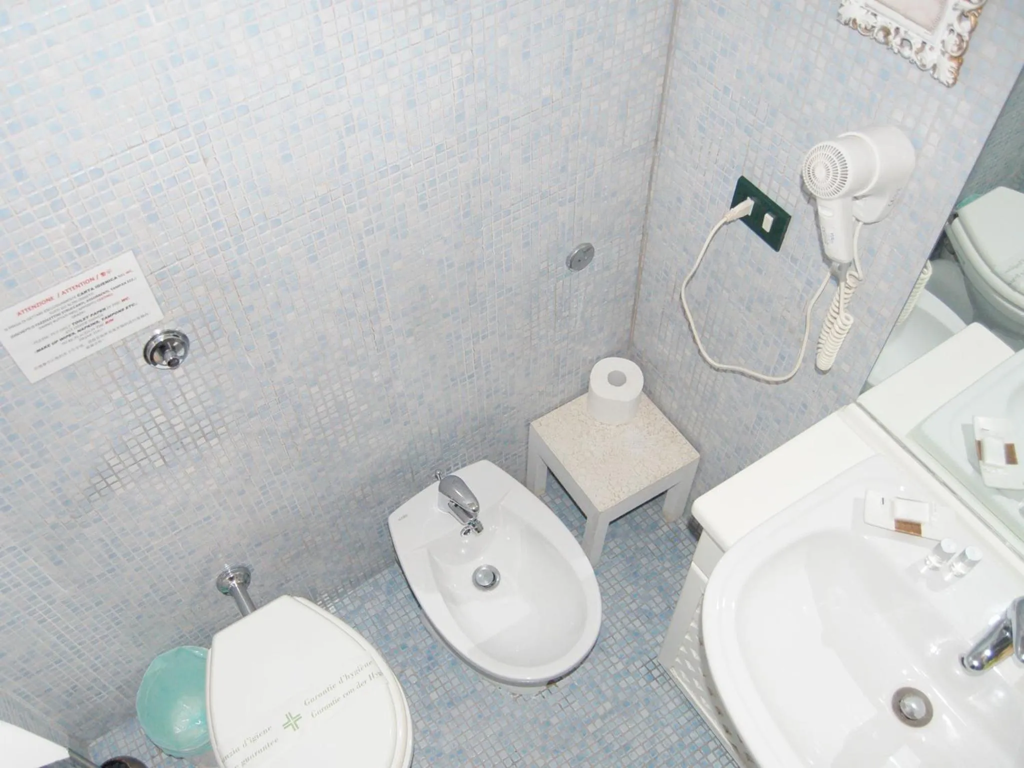 Bathroom in Luiza Vatican House