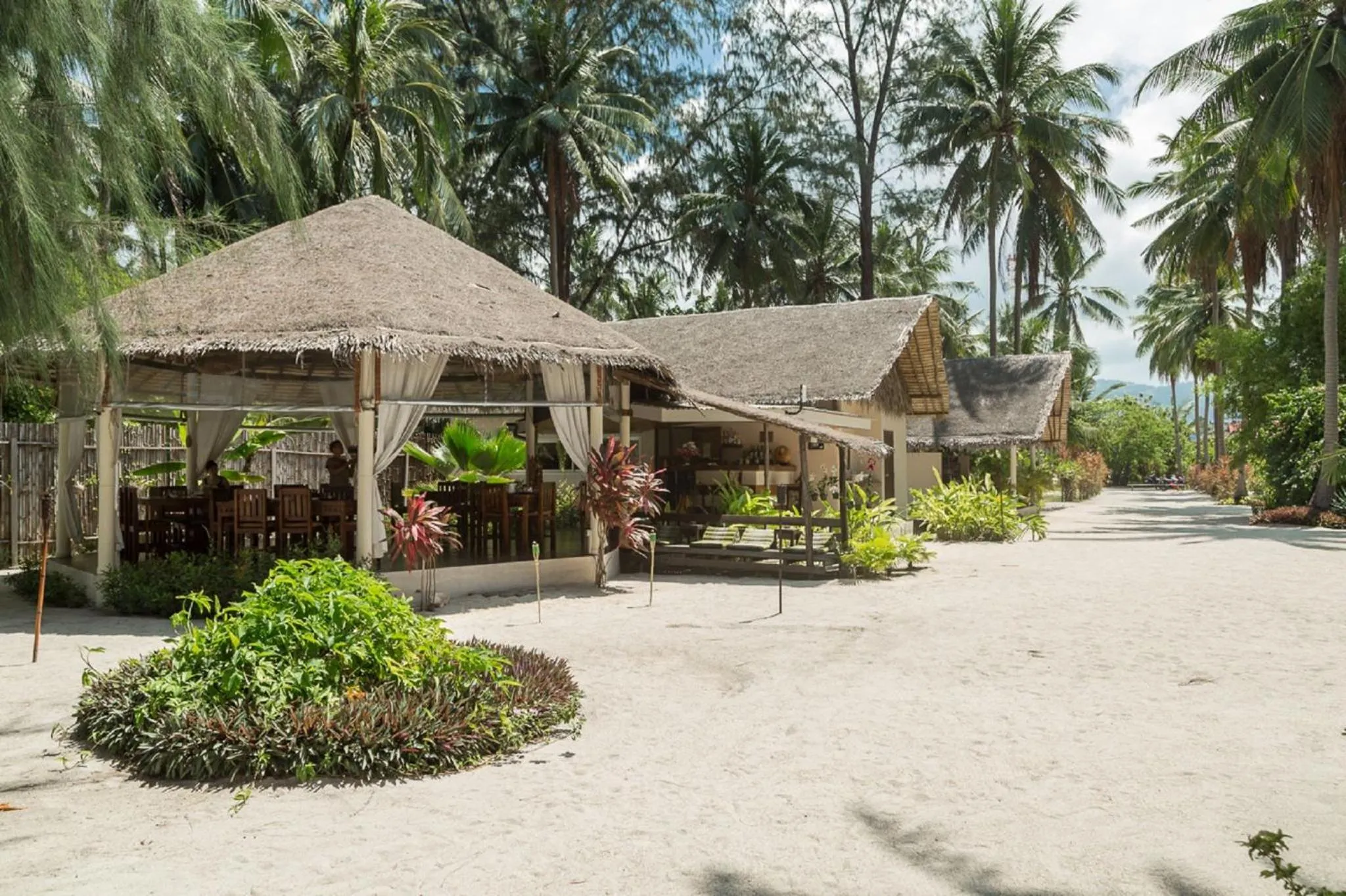 Restaurant/places to eat in Angkana Bungalows adults only