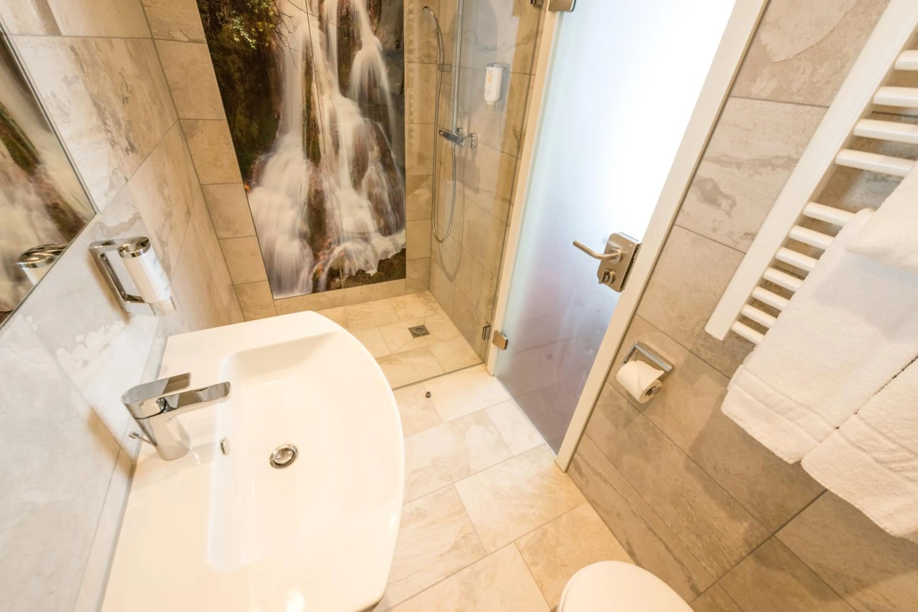 Shower in Hotel Schiller