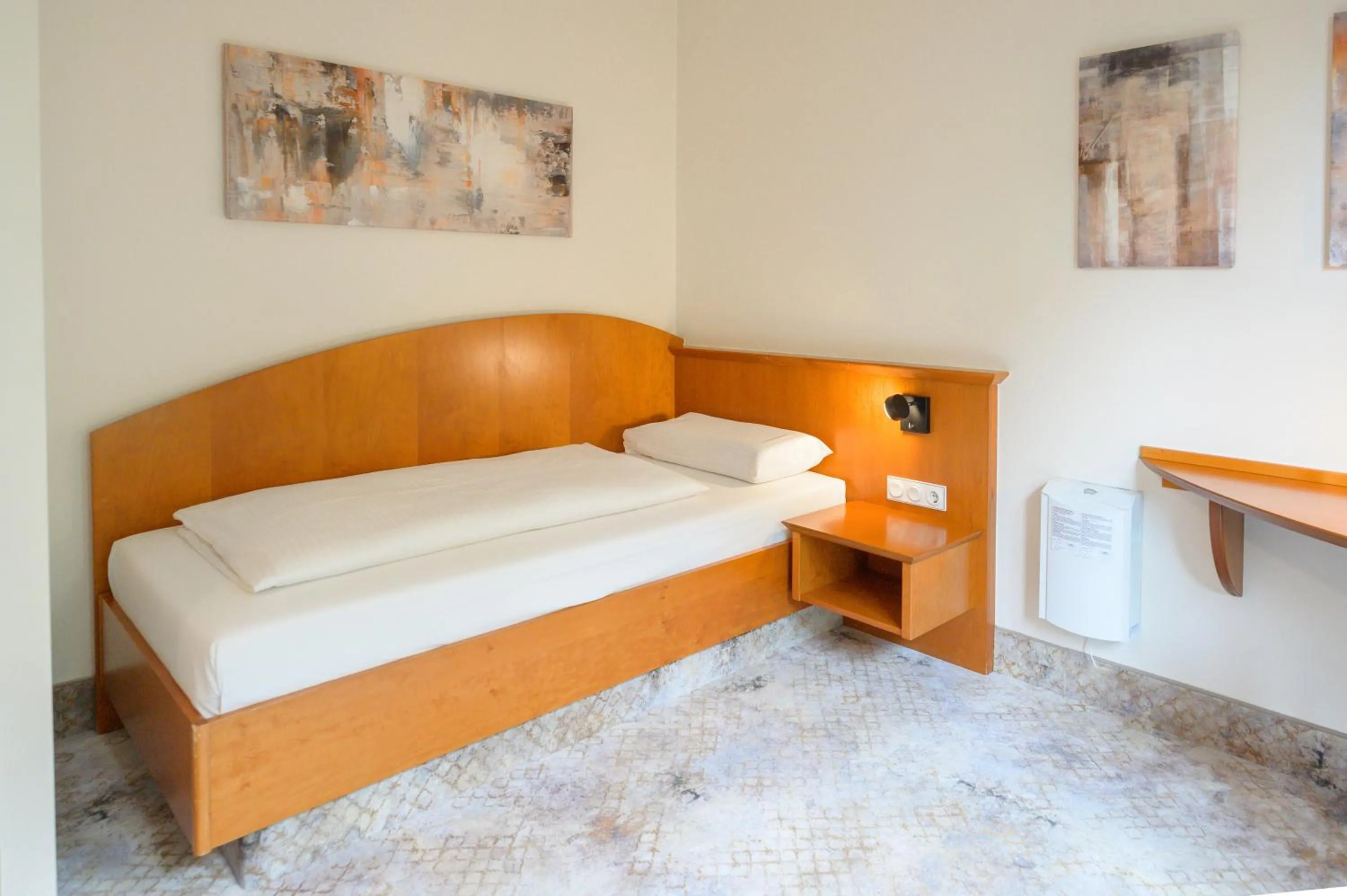 Photo of the whole room, Bed in Hotel Schiller