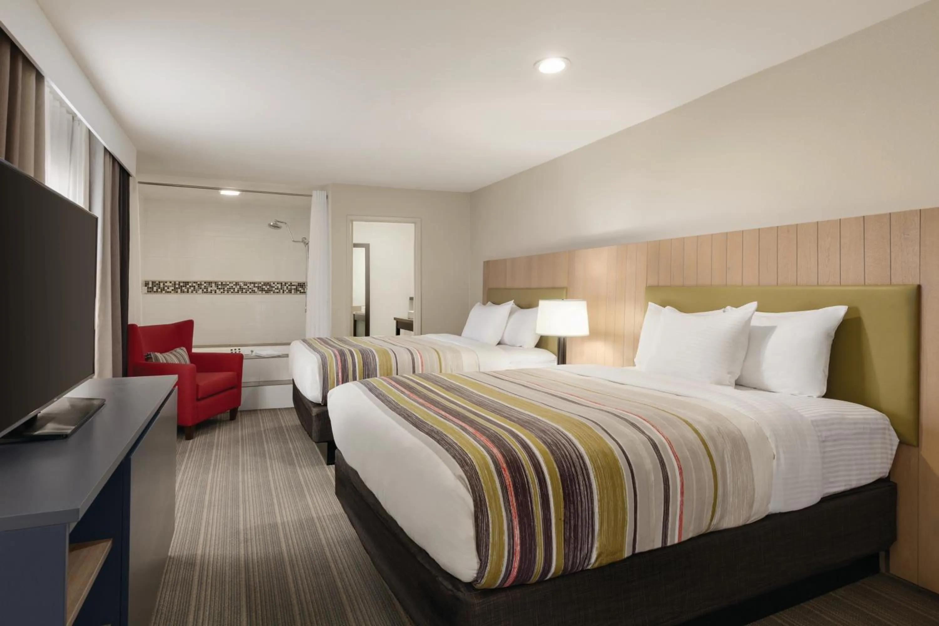 Bed in Country Inn & Suites by Radisson, Bakersfield, CA