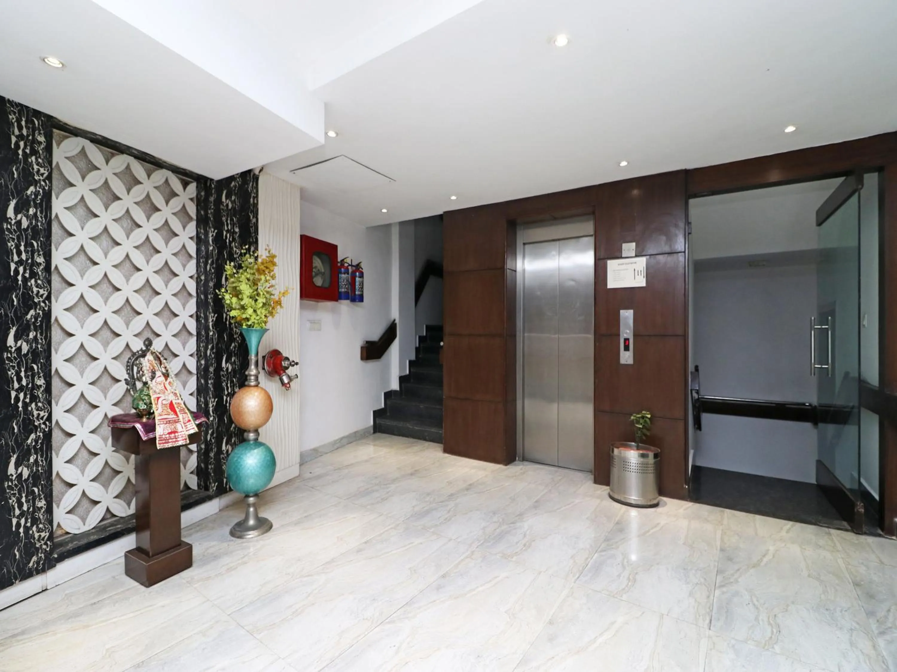 Lobby or reception in Hotel Samovar by Goyal Hoteleirs