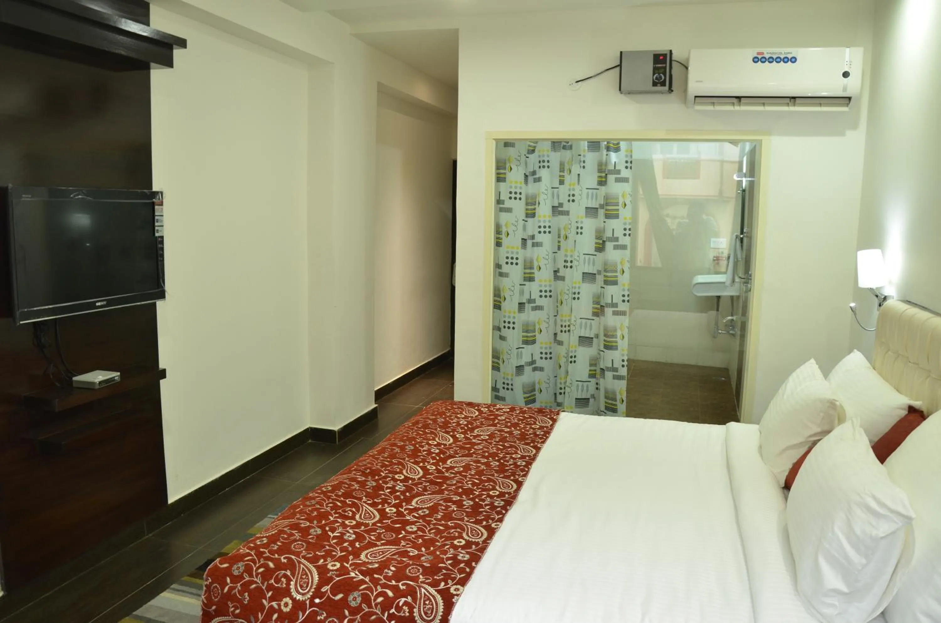 Property building, Bed in Hotel Samovar by Goyal Hoteleirs