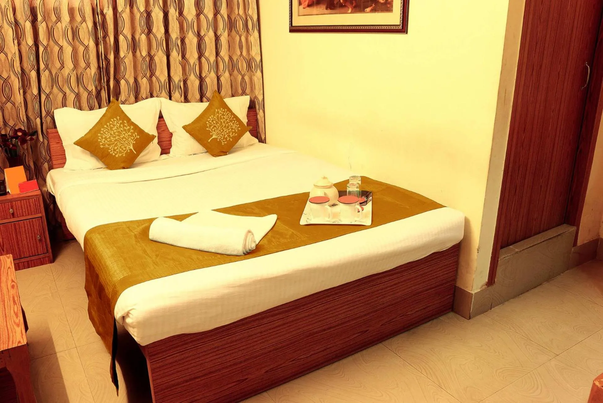 Bedroom, Bed in Shila International