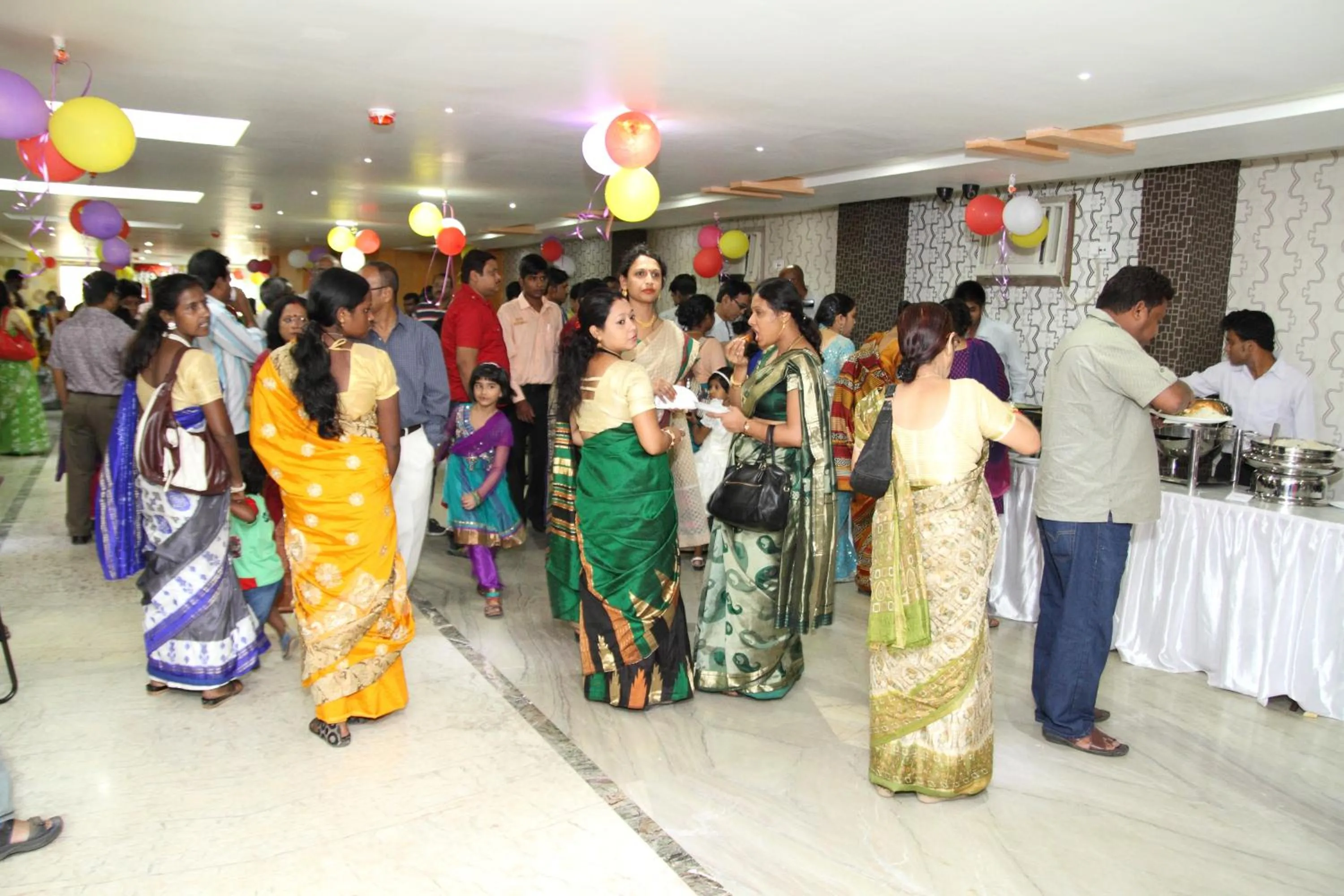 Restaurant/places to eat in Hotel Eastern Plaza