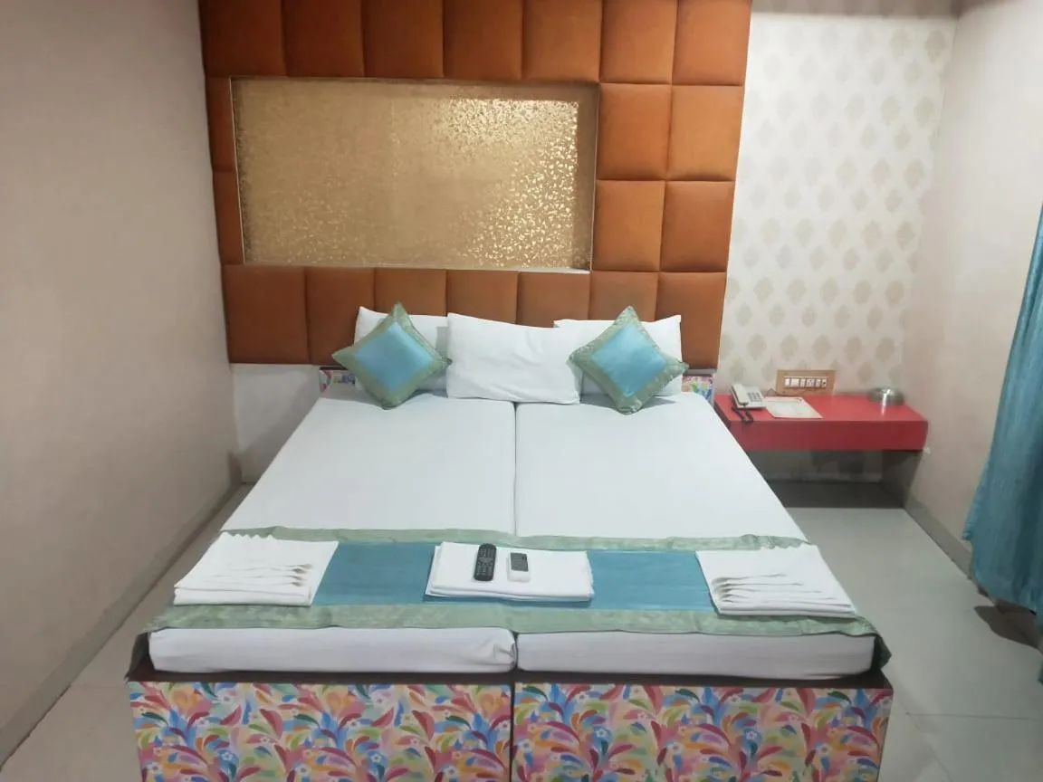 Photo of the whole room, Bed in Hotel Eastern Plaza