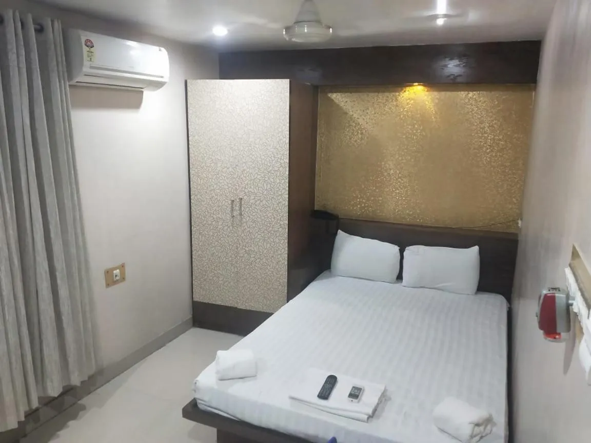 Photo of the whole room, Bed in Hotel Eastern Plaza