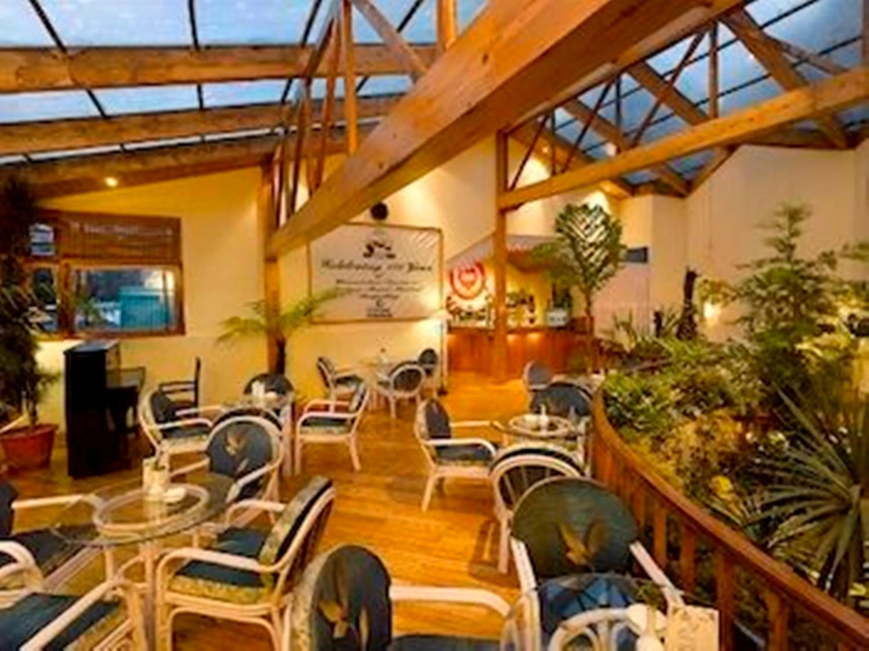 Lounge or bar in Central Heritage Resort & Spa Formerly Fortune ITC Resort