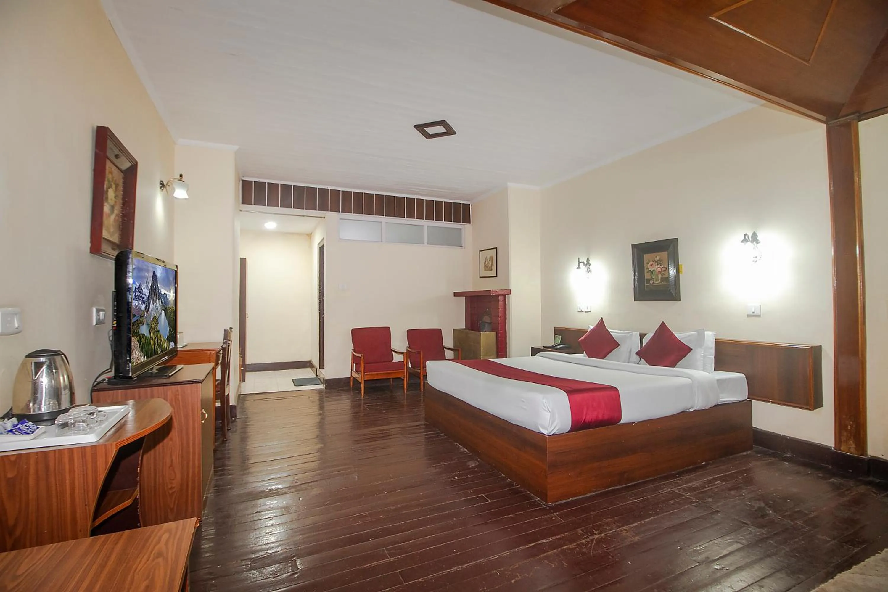 Bed in Central Heritage Resort & Spa Formerly Fortune ITC Resort