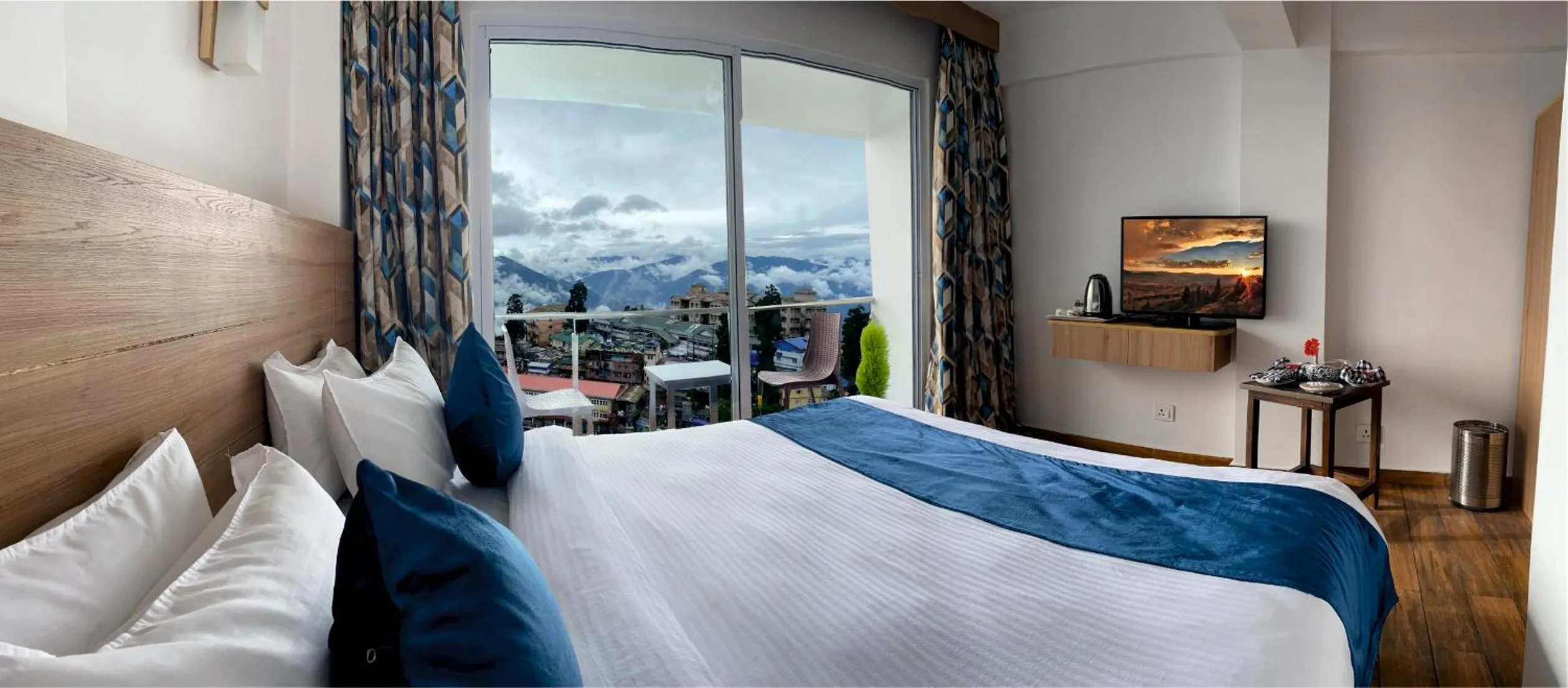 Bedroom in Central Heritage Resort & Spa Formerly Fortune ITC Resort