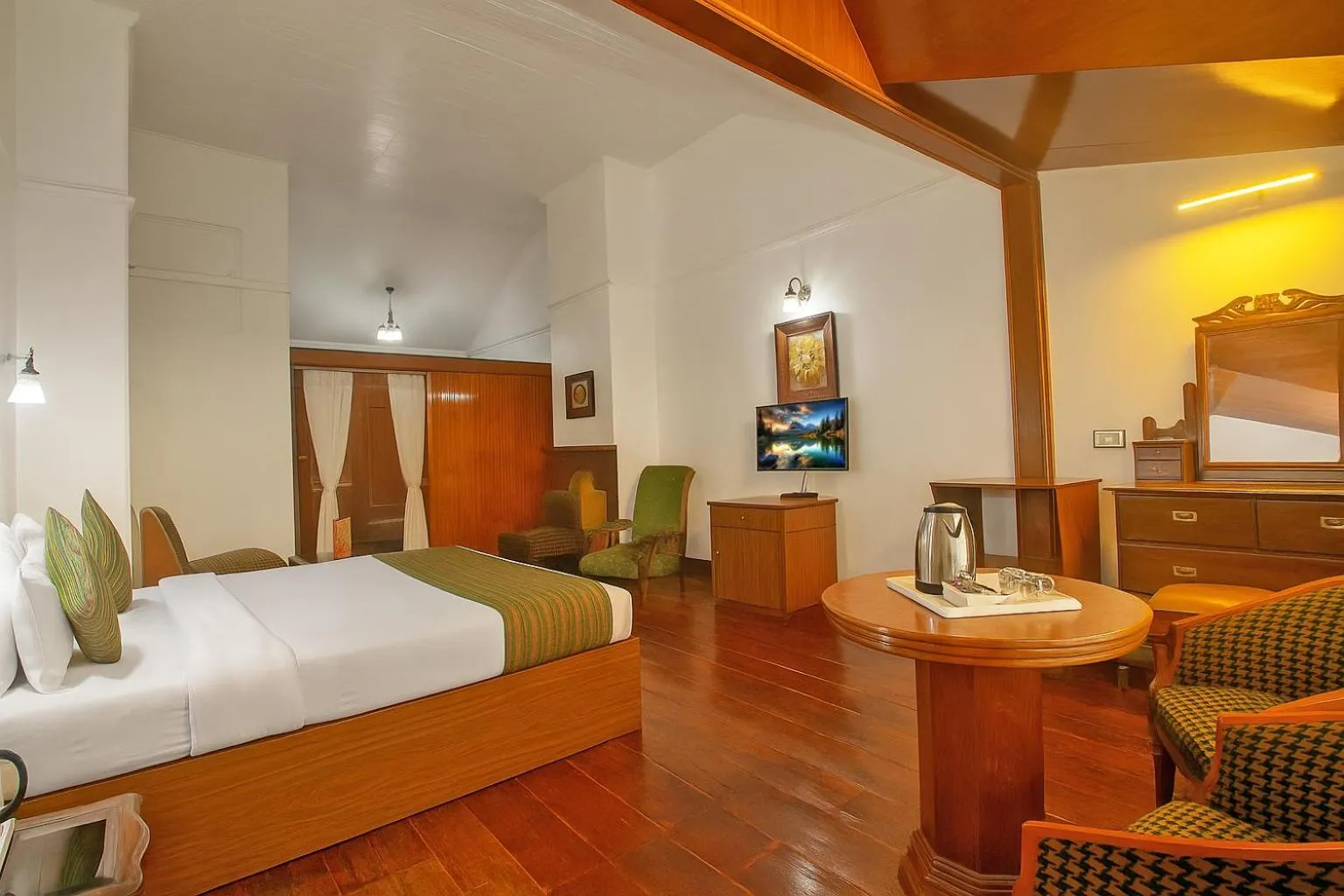 Bed in Central Heritage Resort & Spa Formerly Fortune ITC Resort