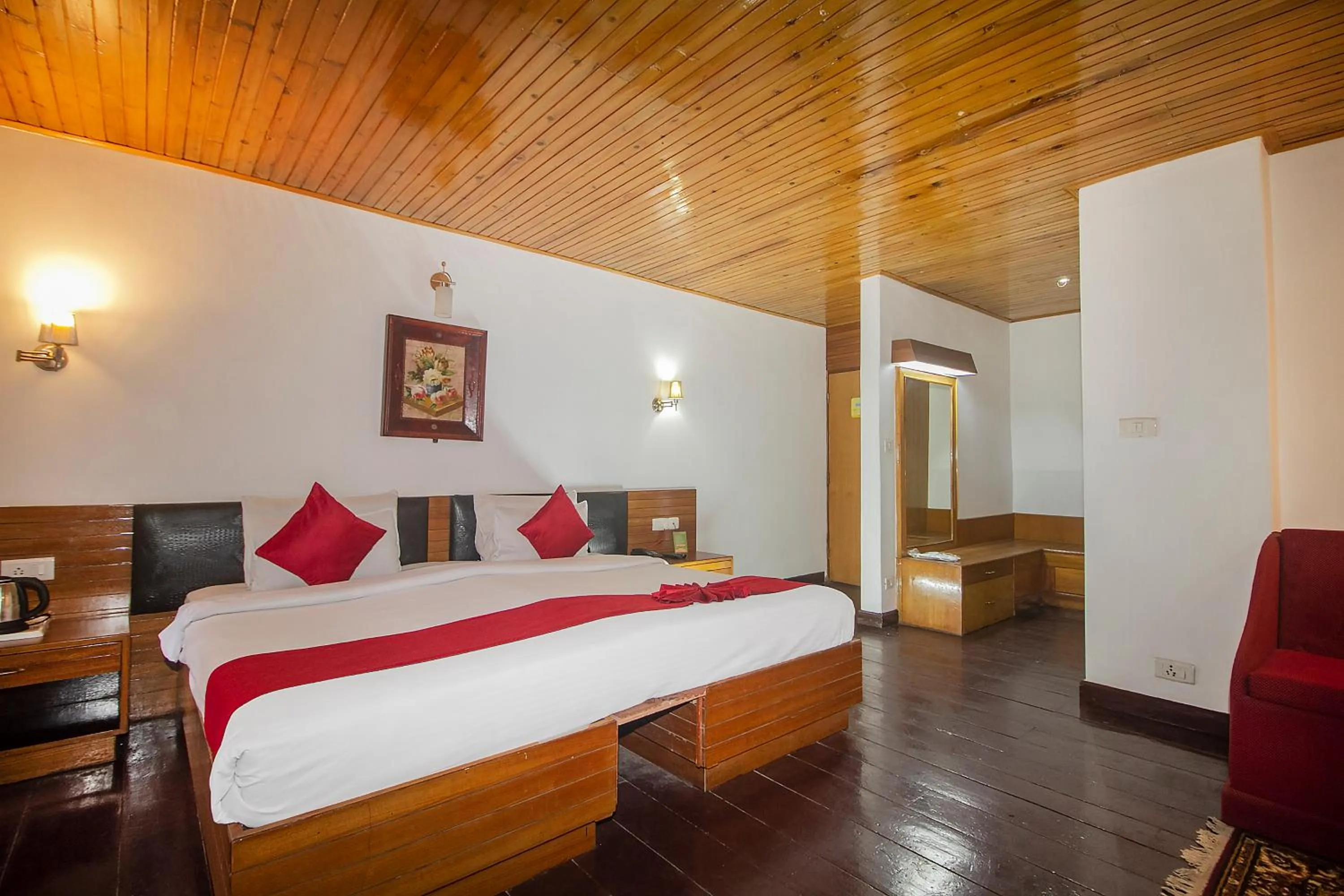 Bedroom in Central Heritage Resort & Spa Formerly Fortune ITC Resort