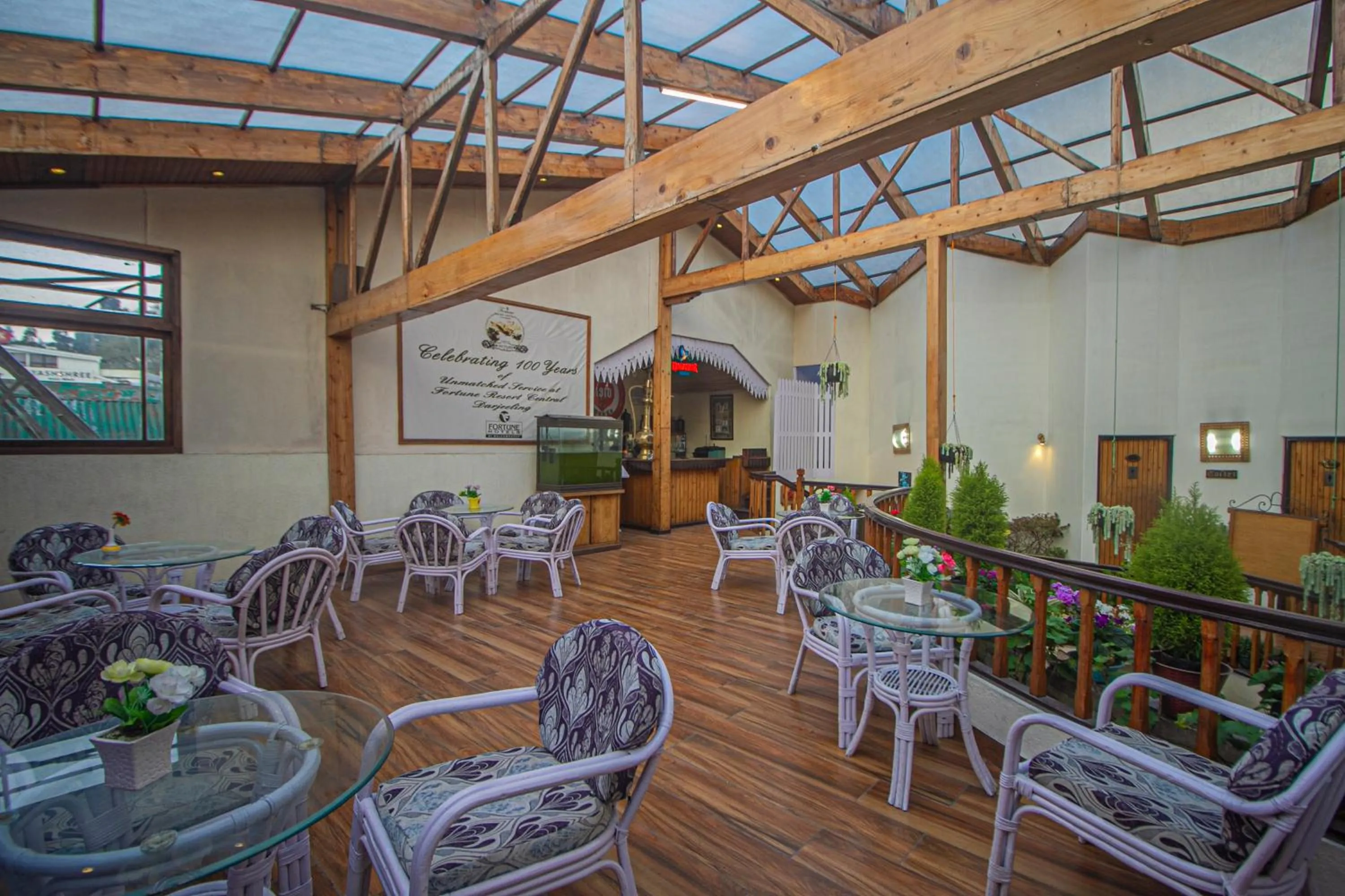 Lounge or bar in Central Heritage Resort & Spa Formerly Fortune ITC Resort