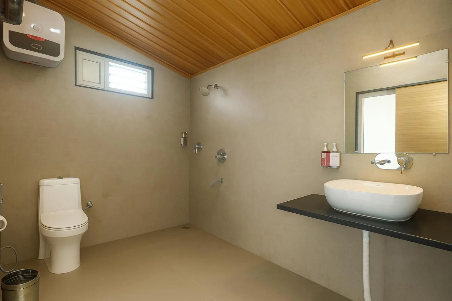 Shower in Central Heritage Resort & Spa Formerly Fortune ITC Resort