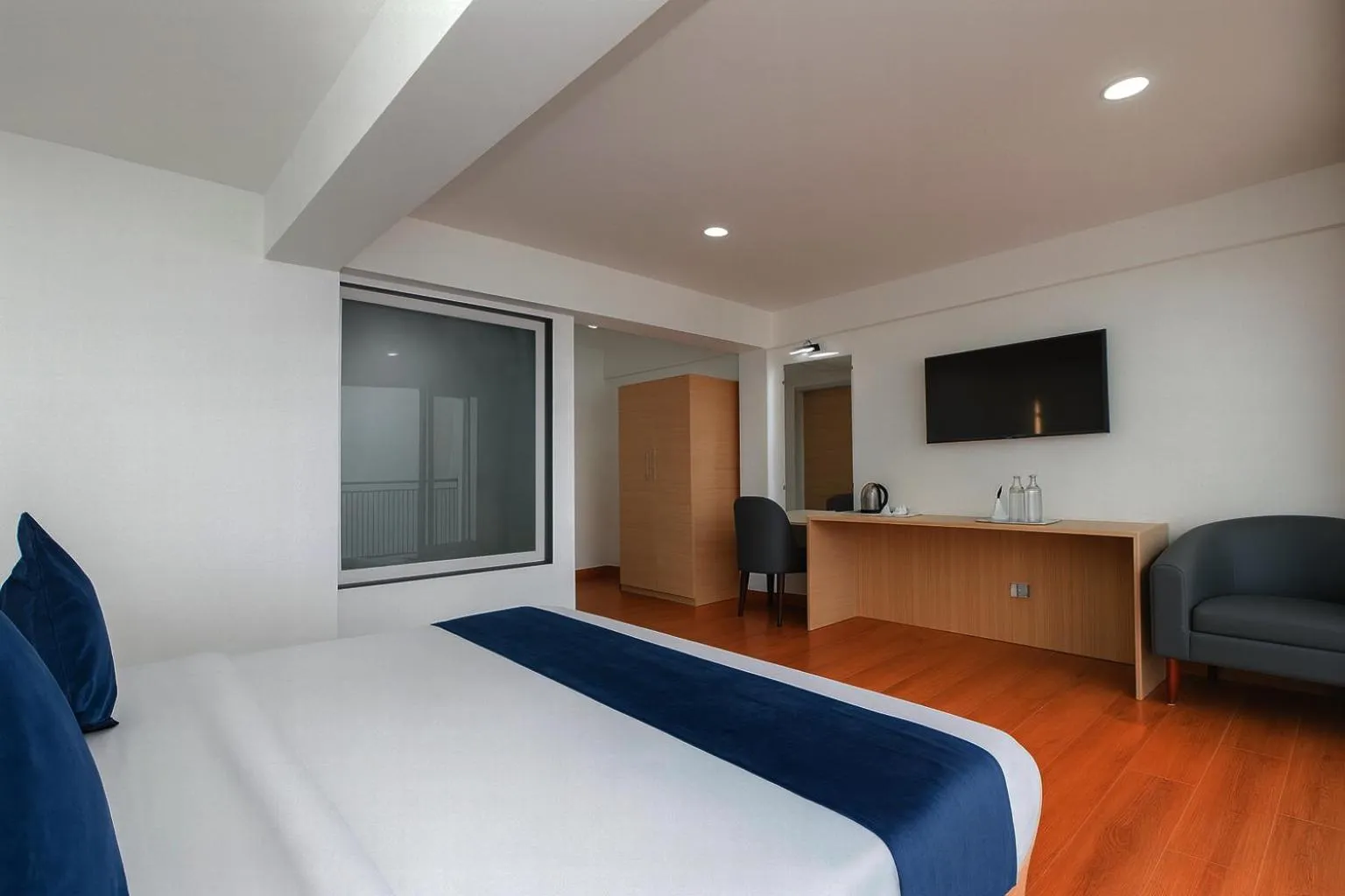 Bed in Central Heritage Resort & Spa Formerly Fortune ITC Resort